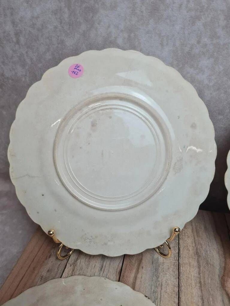 Set of 4 antique dessert plates in ironstone, with blue and green floral decoration.