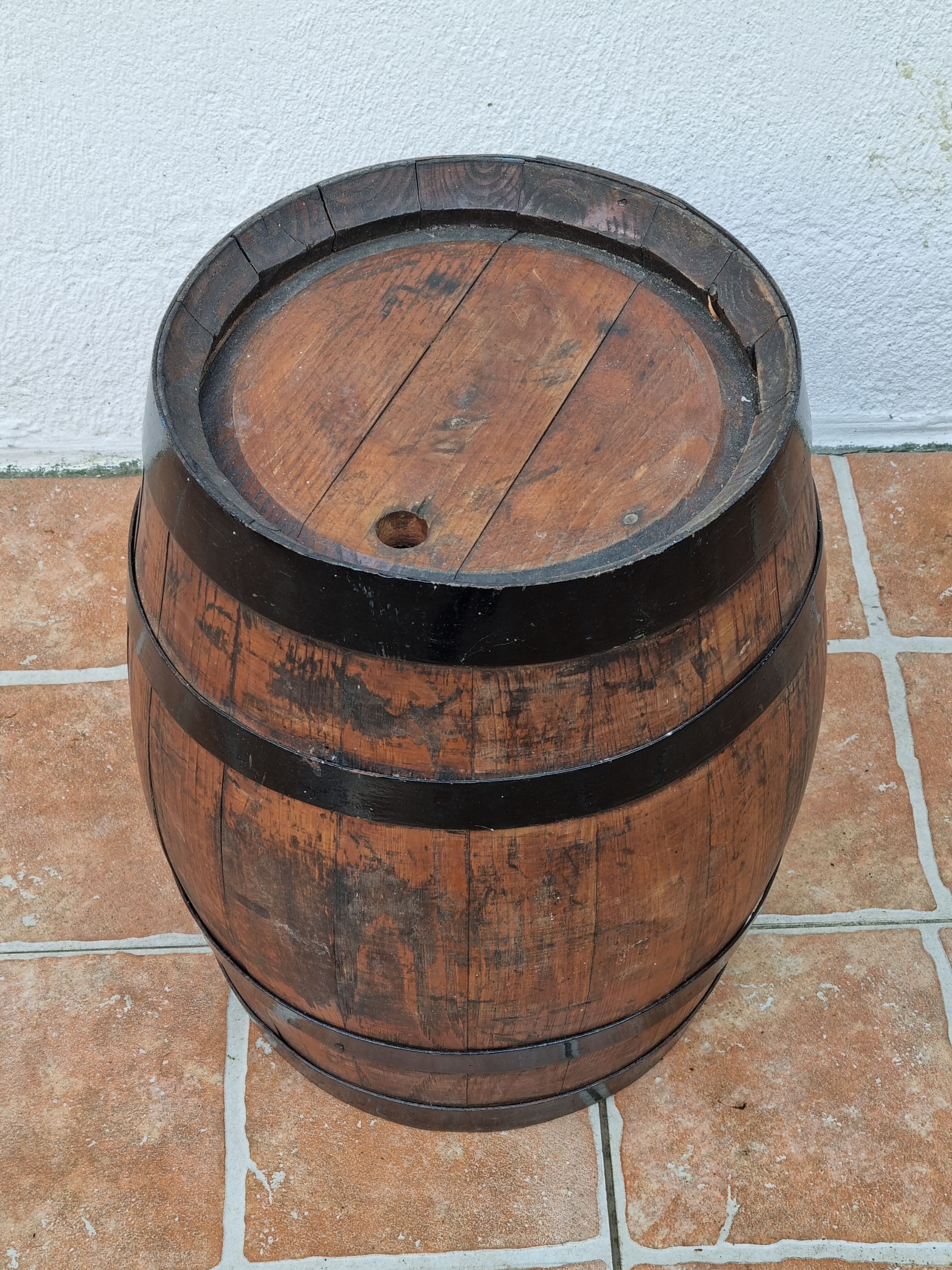 Barrel in oak surrounded by ancient metal, 38 cm