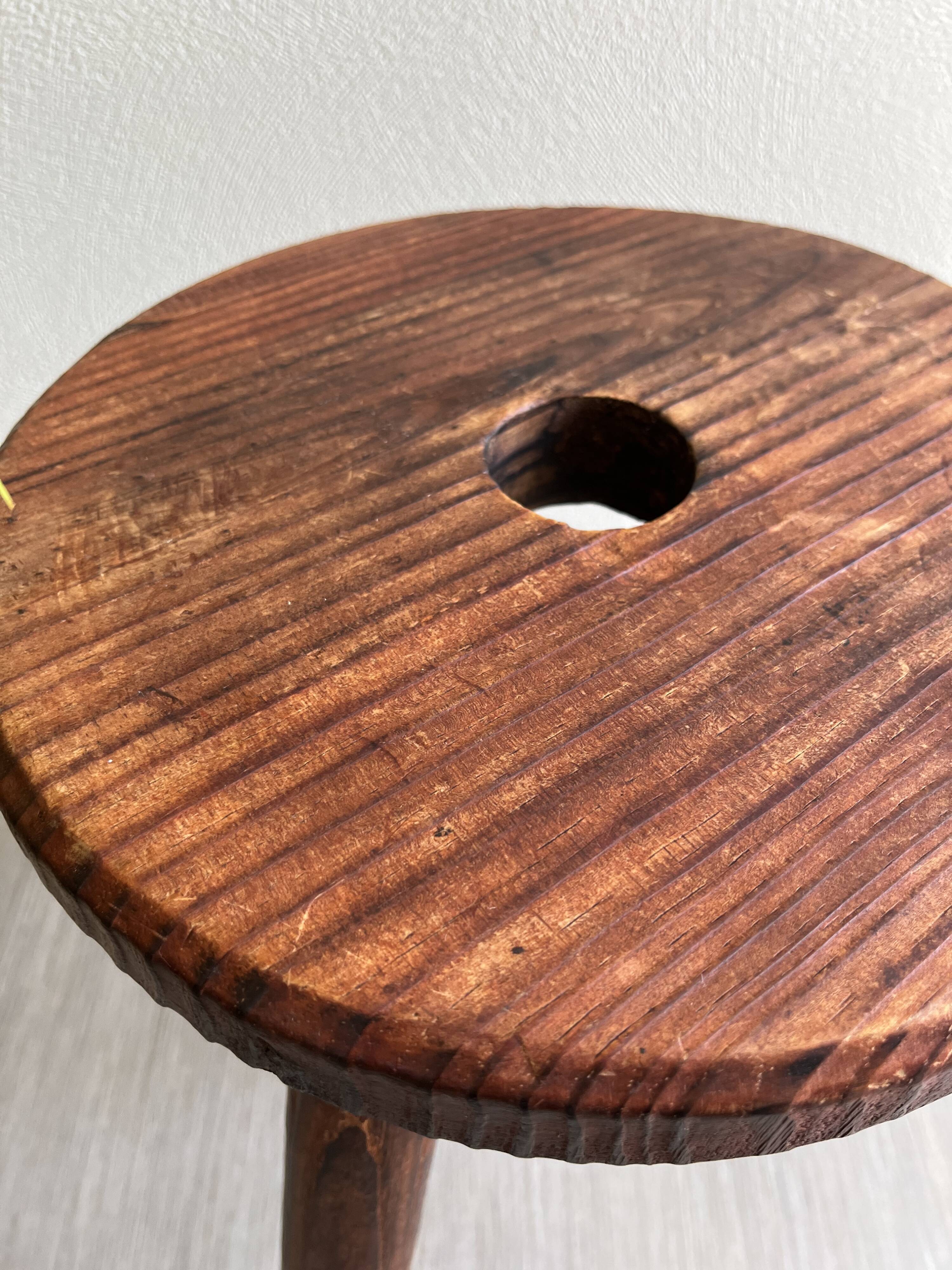 Tabouret tripode bois
