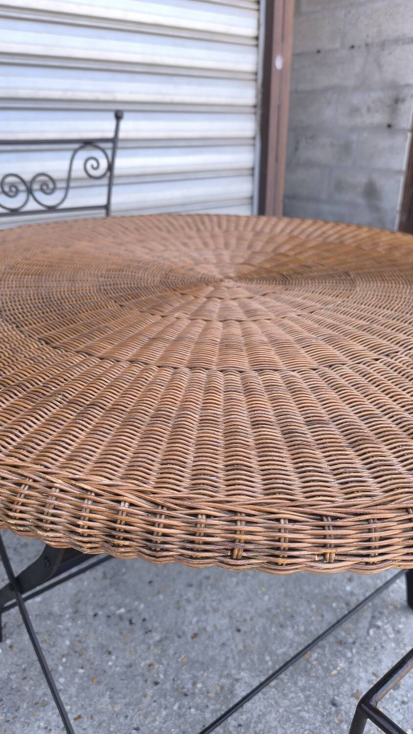 Salon de jardin en fer forgé et osier