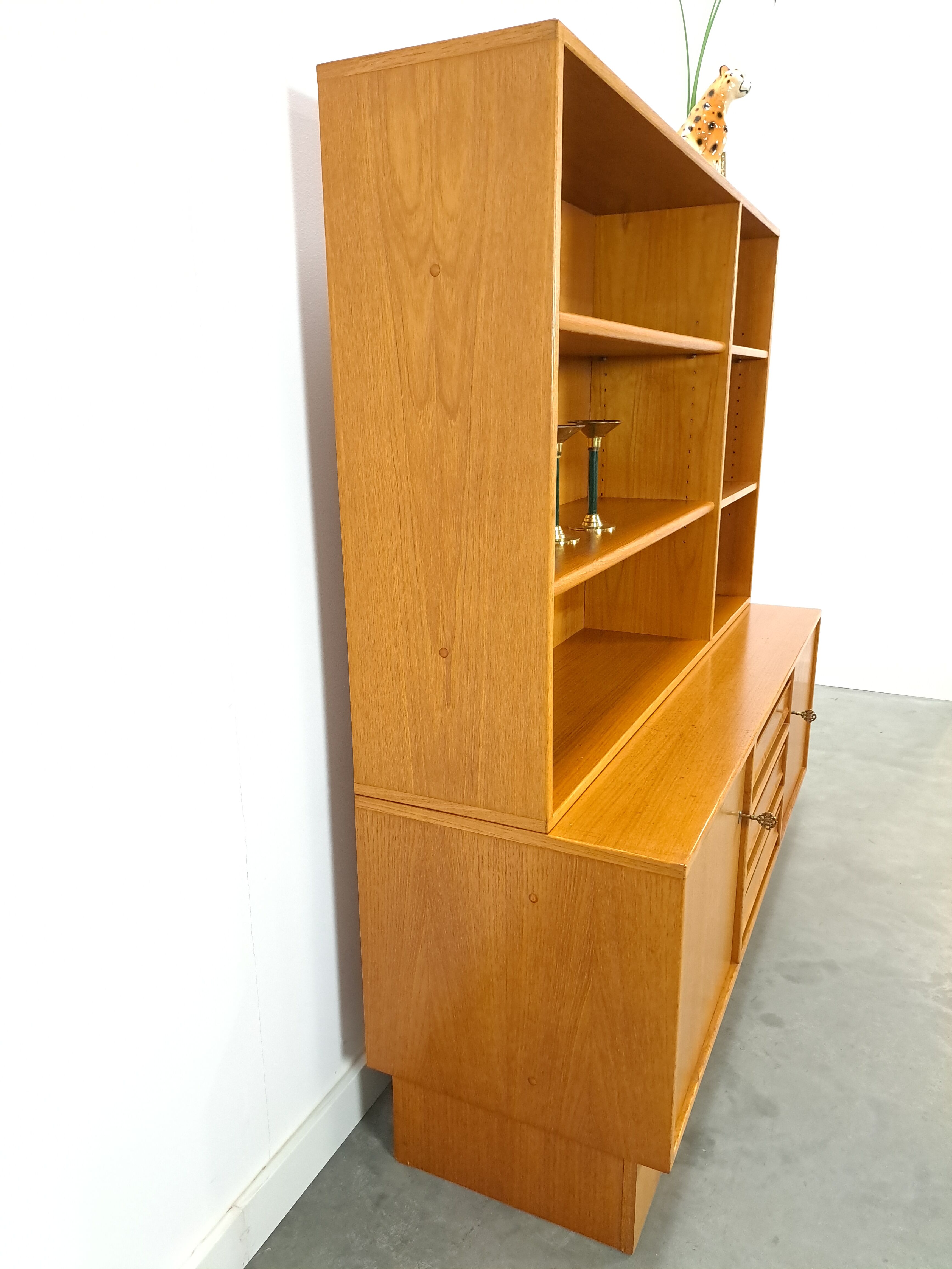 Bibliothèque vintage en teck avec tiroirs