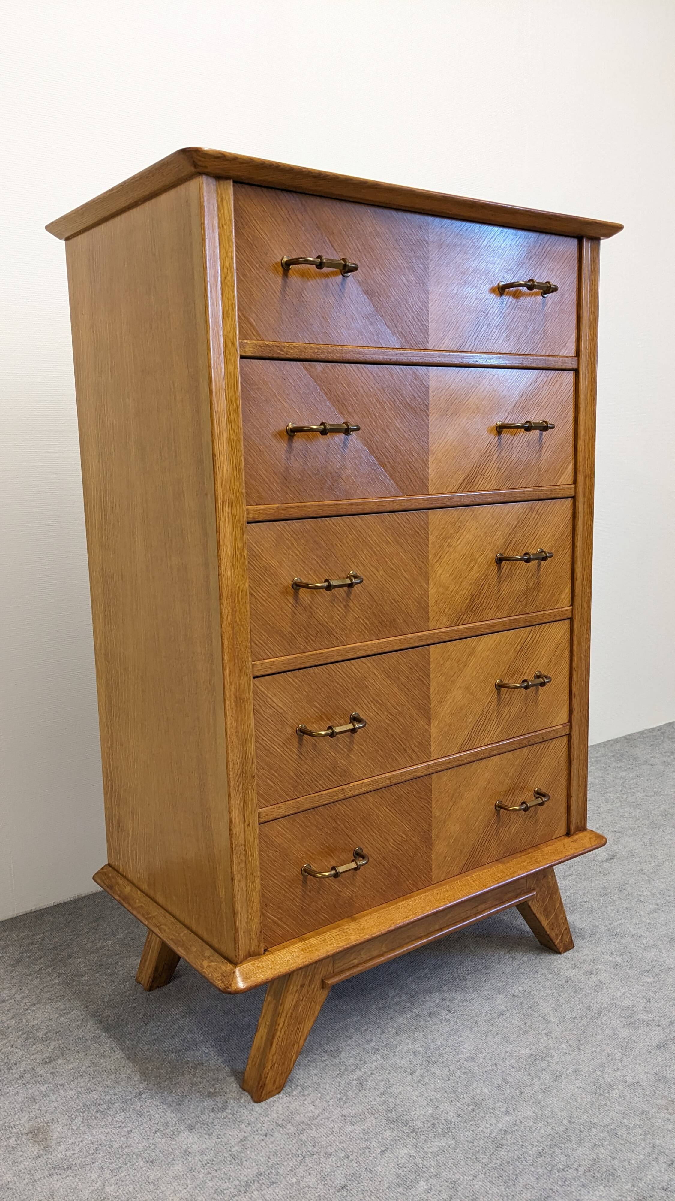 Commode, chiffonnier 5 tiroirs en chêne blond, France vers 1950