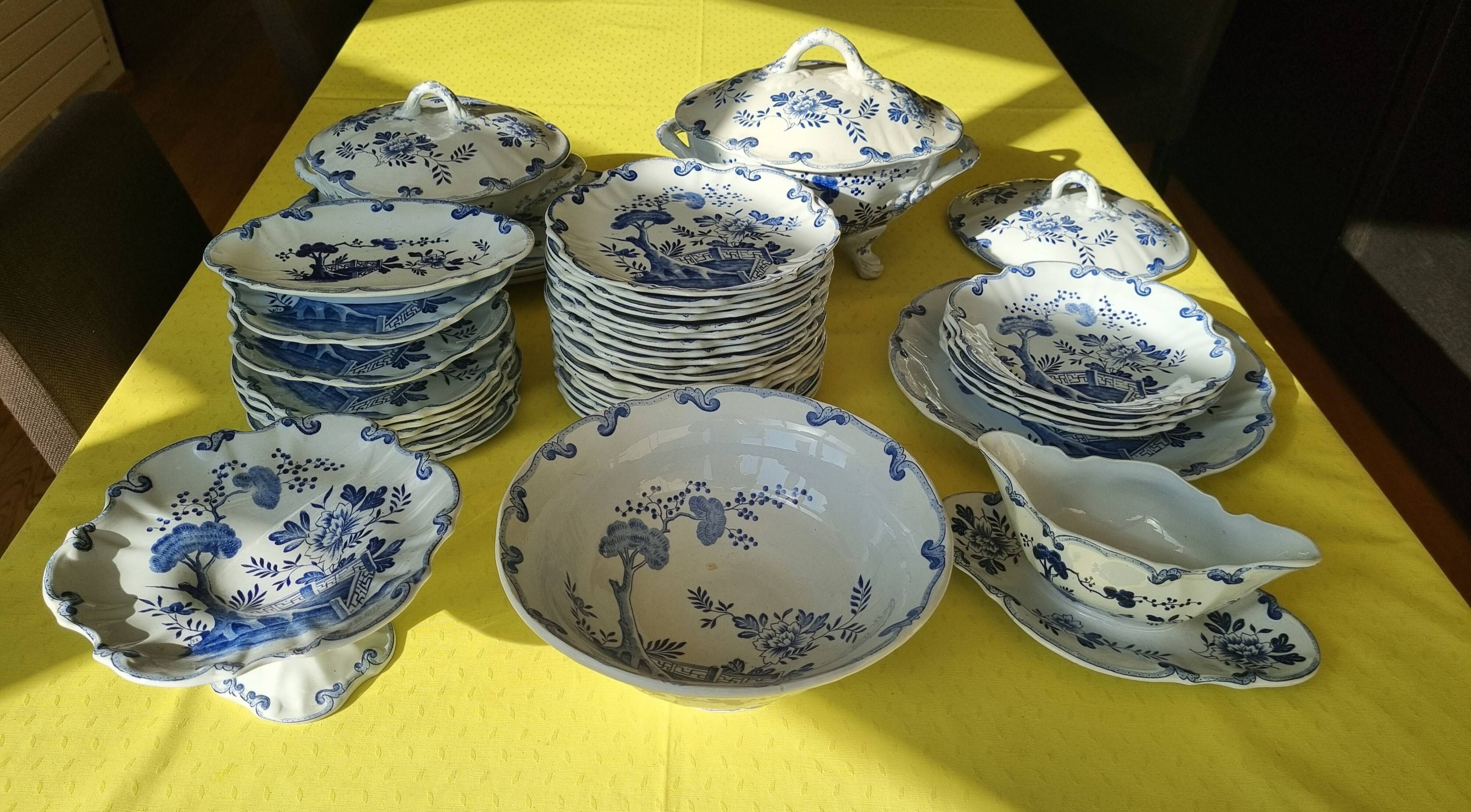 Dutch Iron Earth service set Creil and Montereau 38 pieces