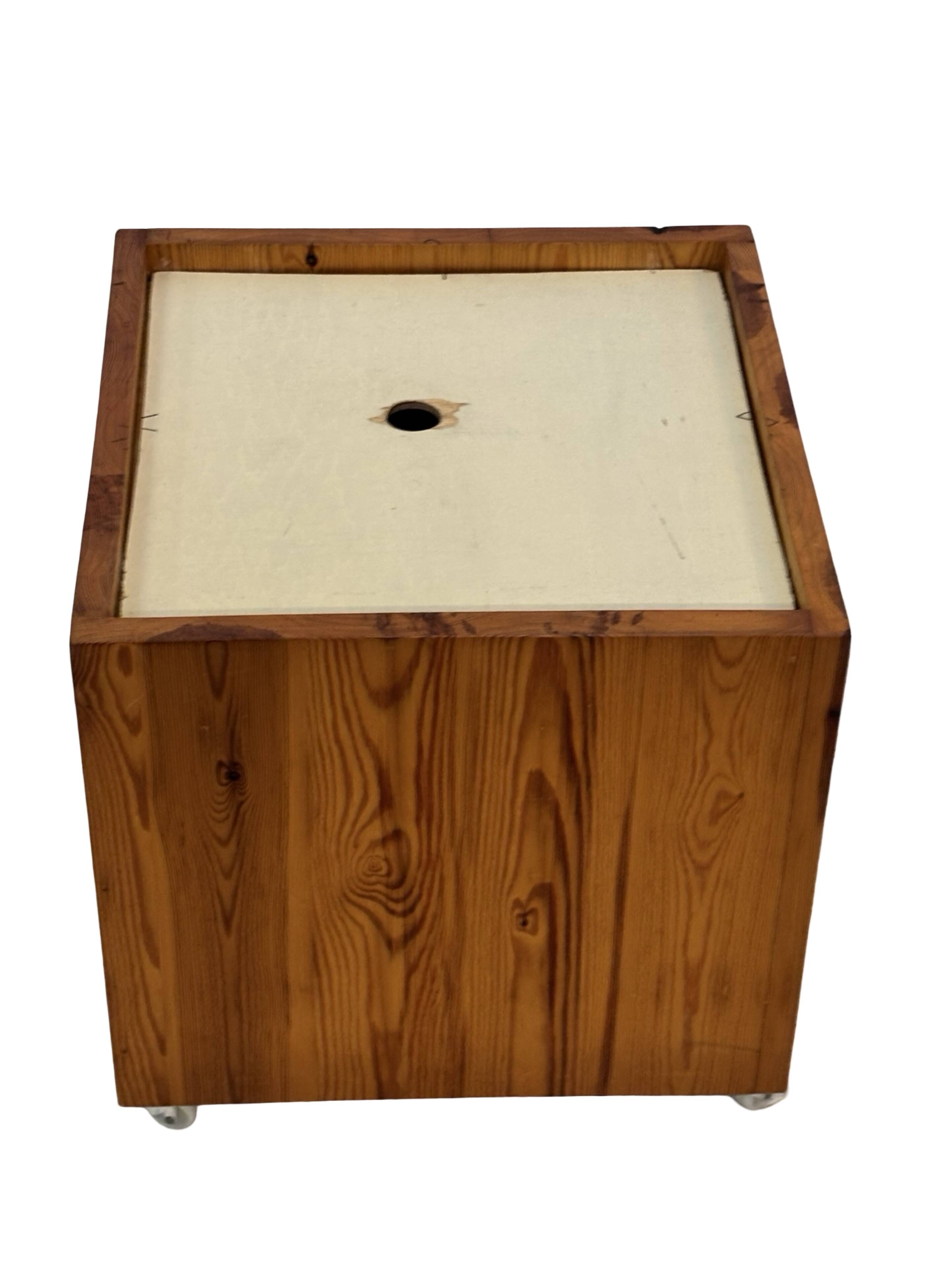 Vintage pinewood stool side table with compartment 70s design