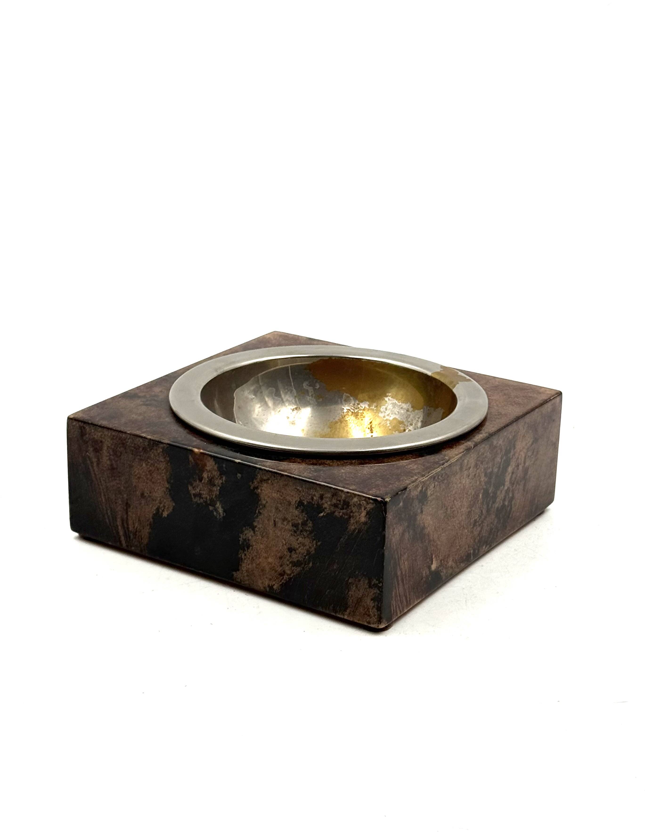 Cendrier en parchemin de chèvre marron moderne du milieu du siècle, Aldo Tura, Italie, années 1960