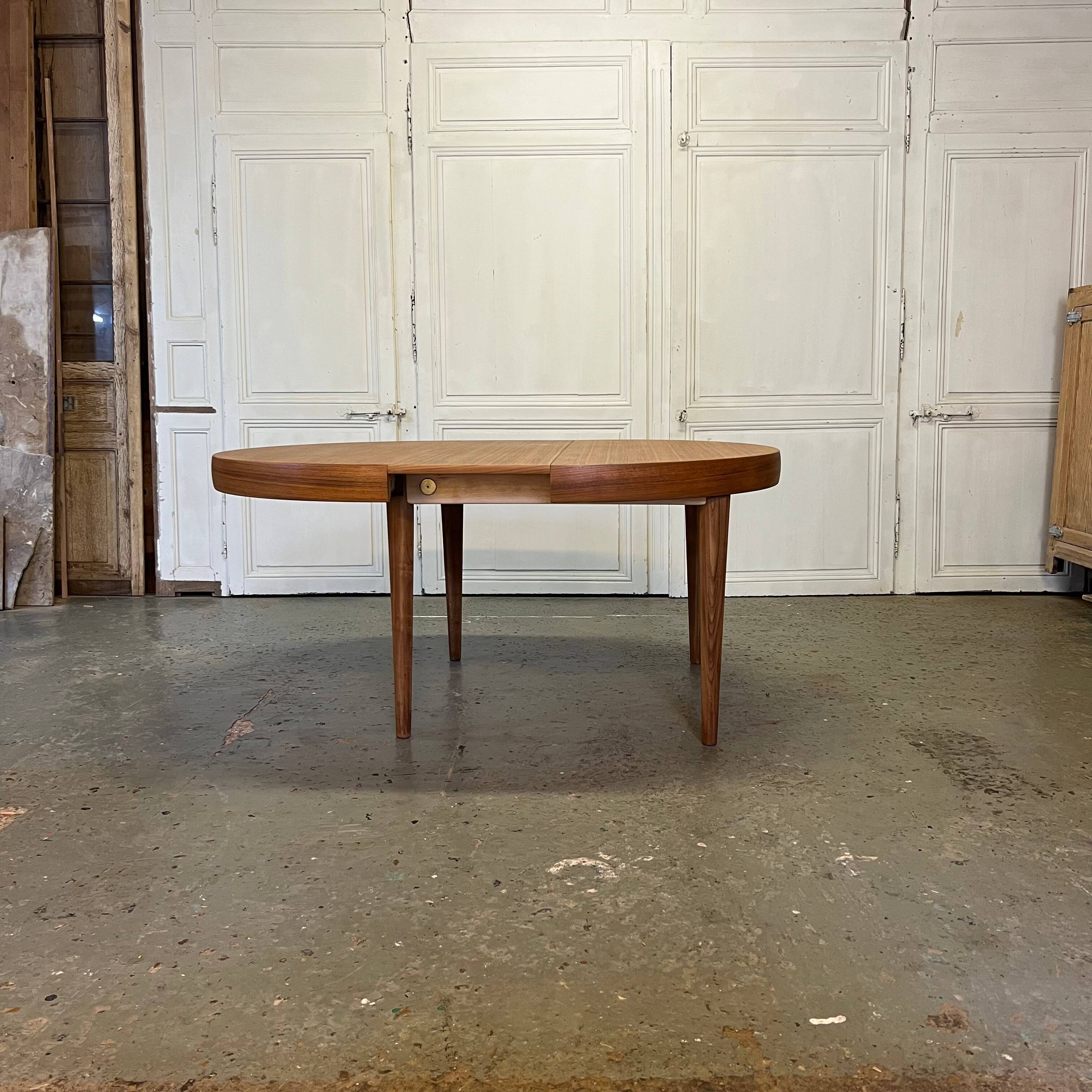 1970s Scandinavian table