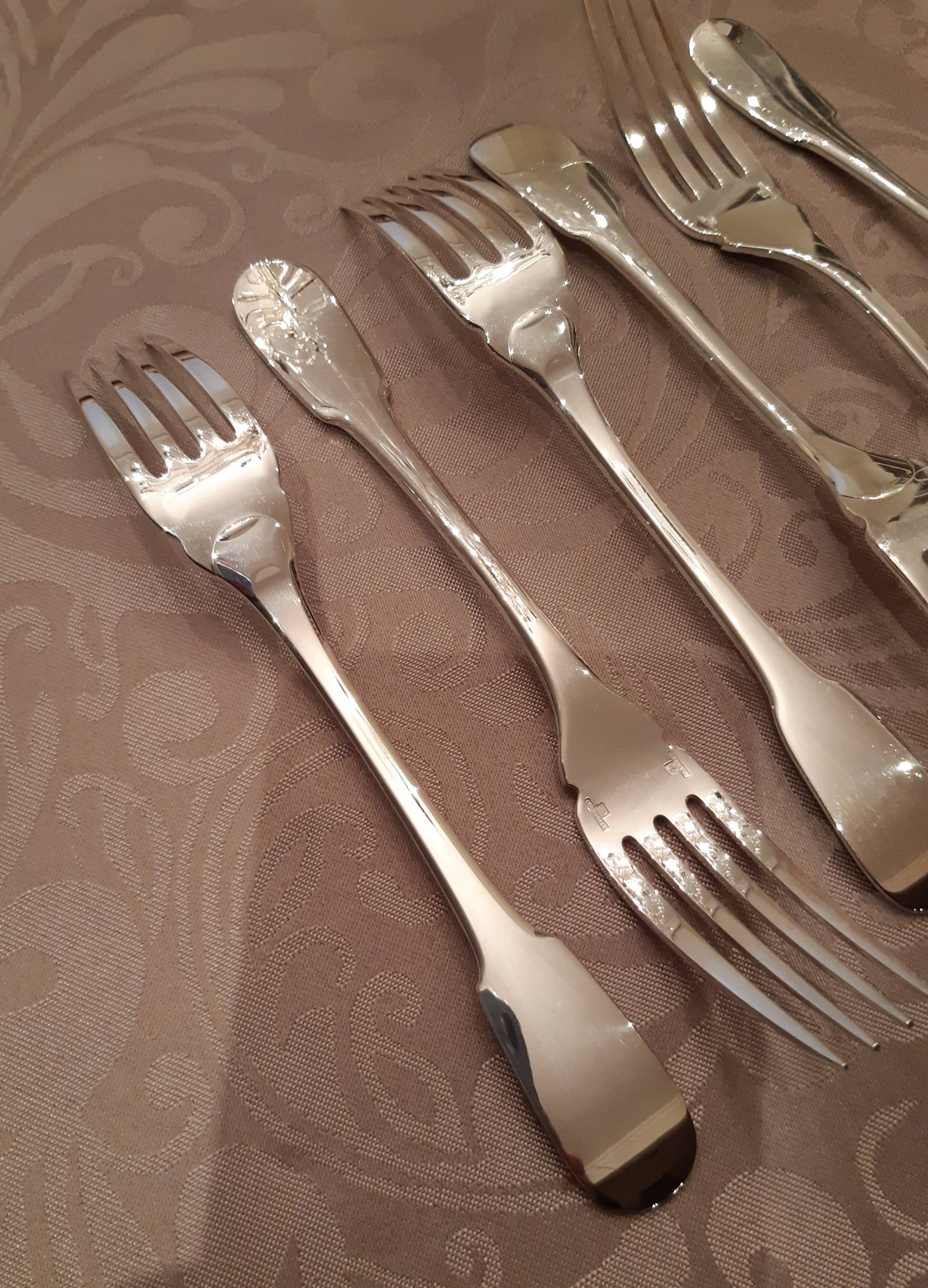 6 christofle Cluny fish forks, very good condition.