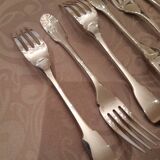 6 christofle Cluny fish forks, very good condition.