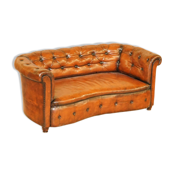 Chesterfield Regency Serpentine Sofa in Hand-Dyed Leather