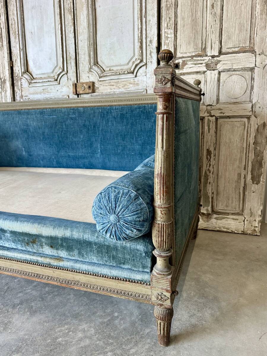 Louis XVI daybed circa 1800