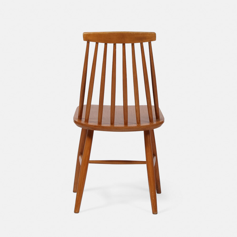 Set of 4 mid-century spindle back chairs