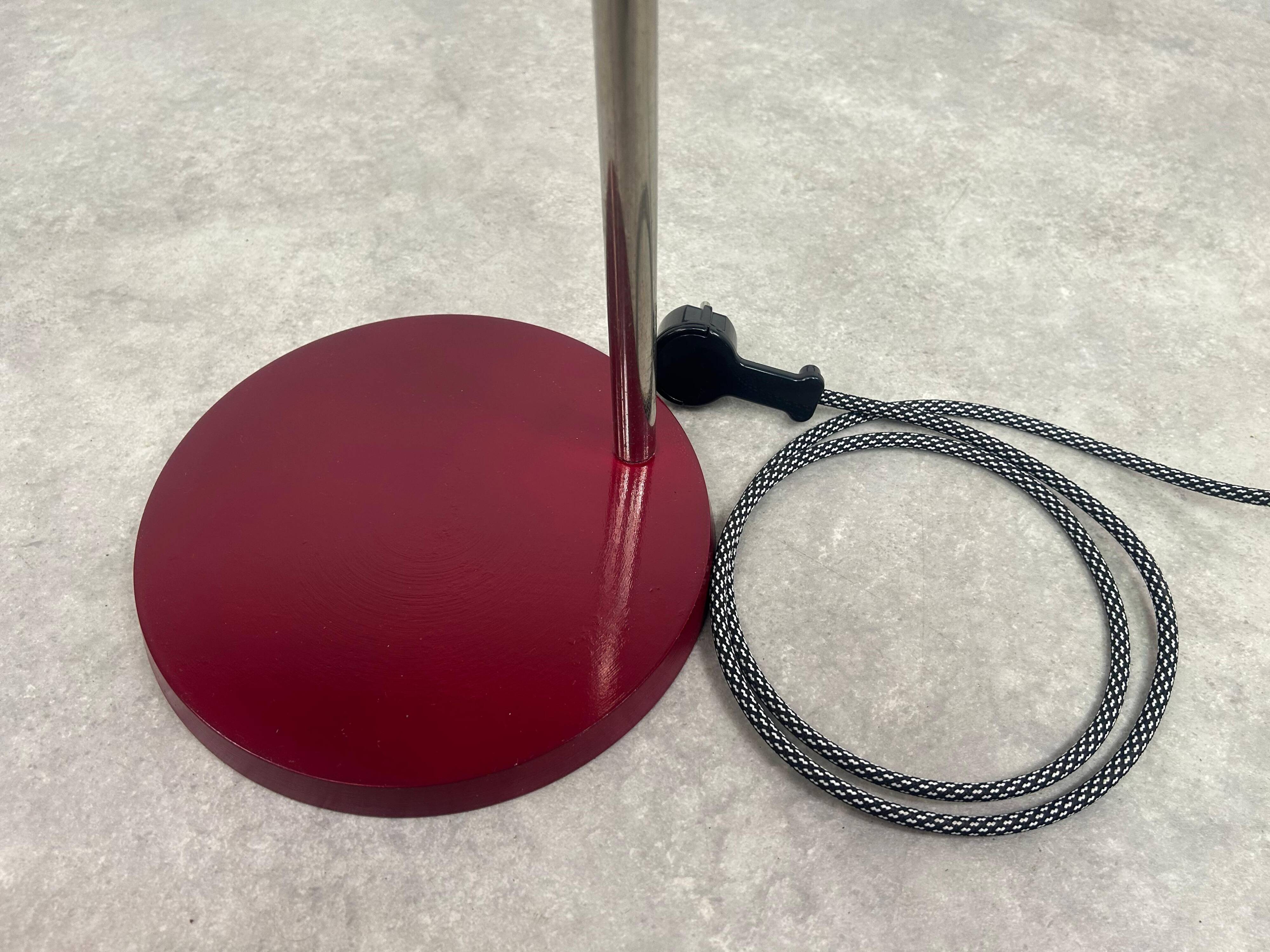 Lampes sur pied chromées modernes du milieu du siècle par paires