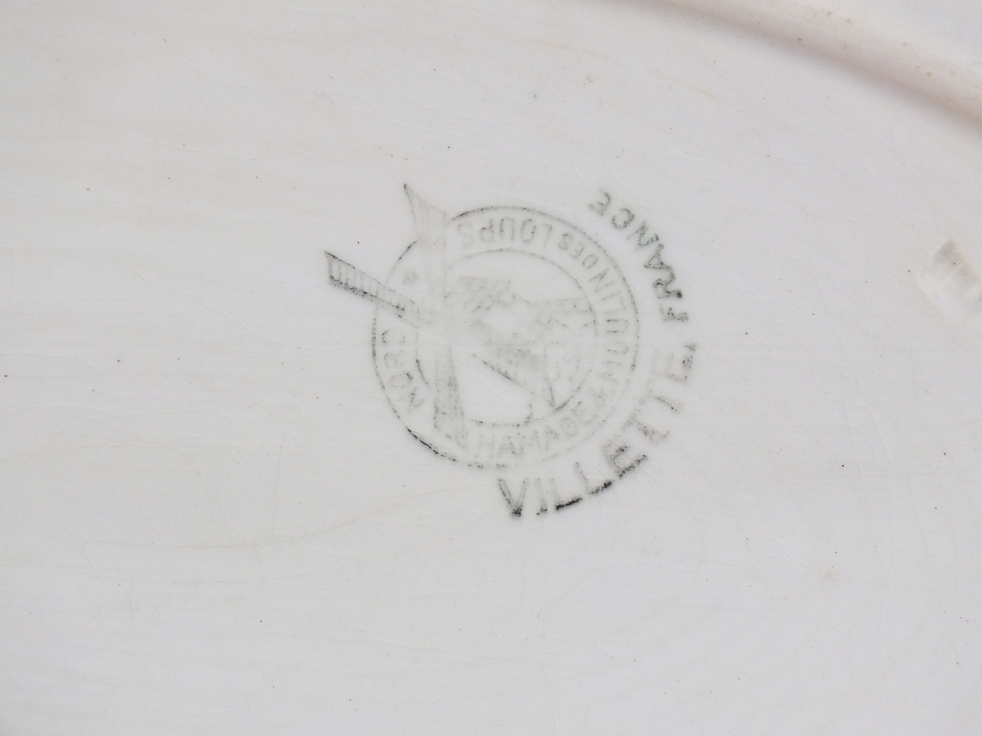 Oval dish Moulin des Loups service Villette en Terre de Fer