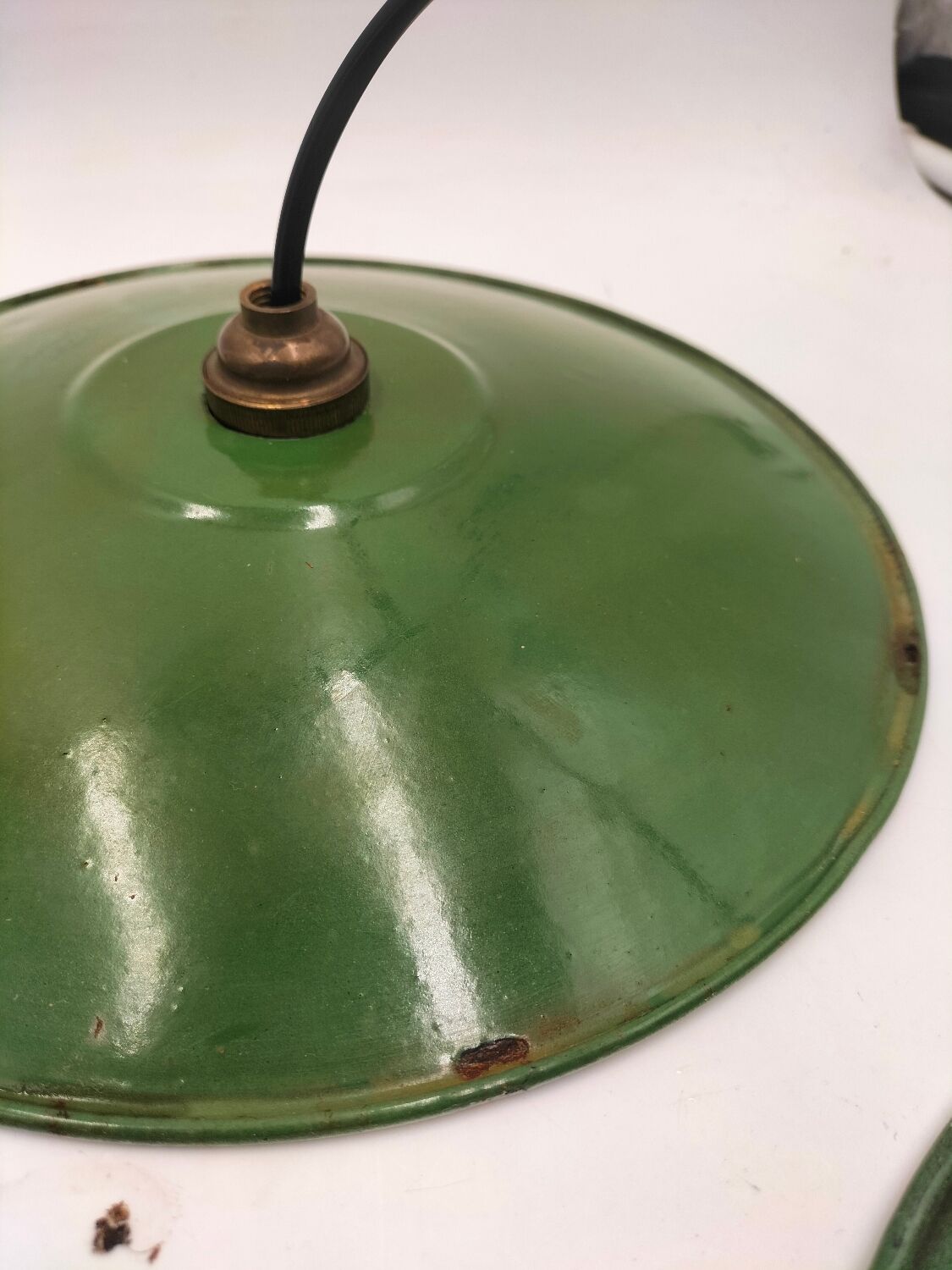 4 suspensions en tôles émaillées