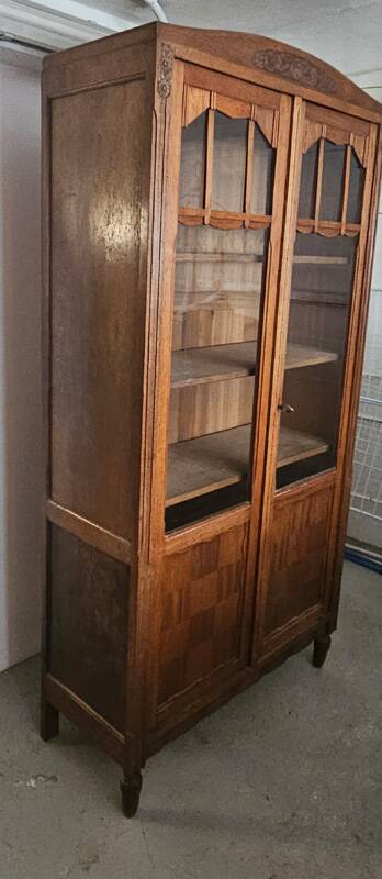 Parisian display cabinet in solid oak – 1950s – Authentic charm