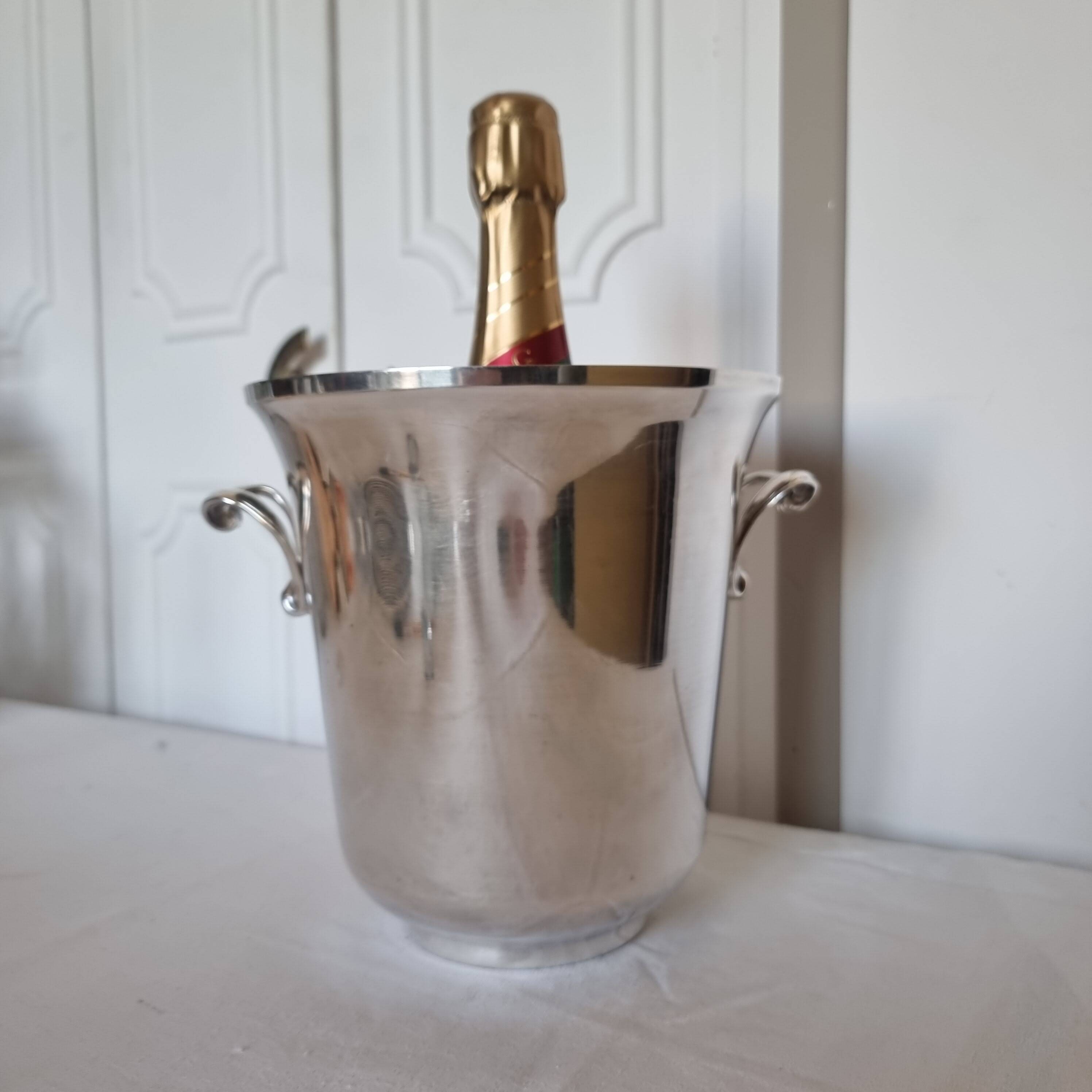 Elegant 1960s Art Deco silver-plated champagne bucket