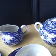 Tea or coffee service in Japanese porcelain.
