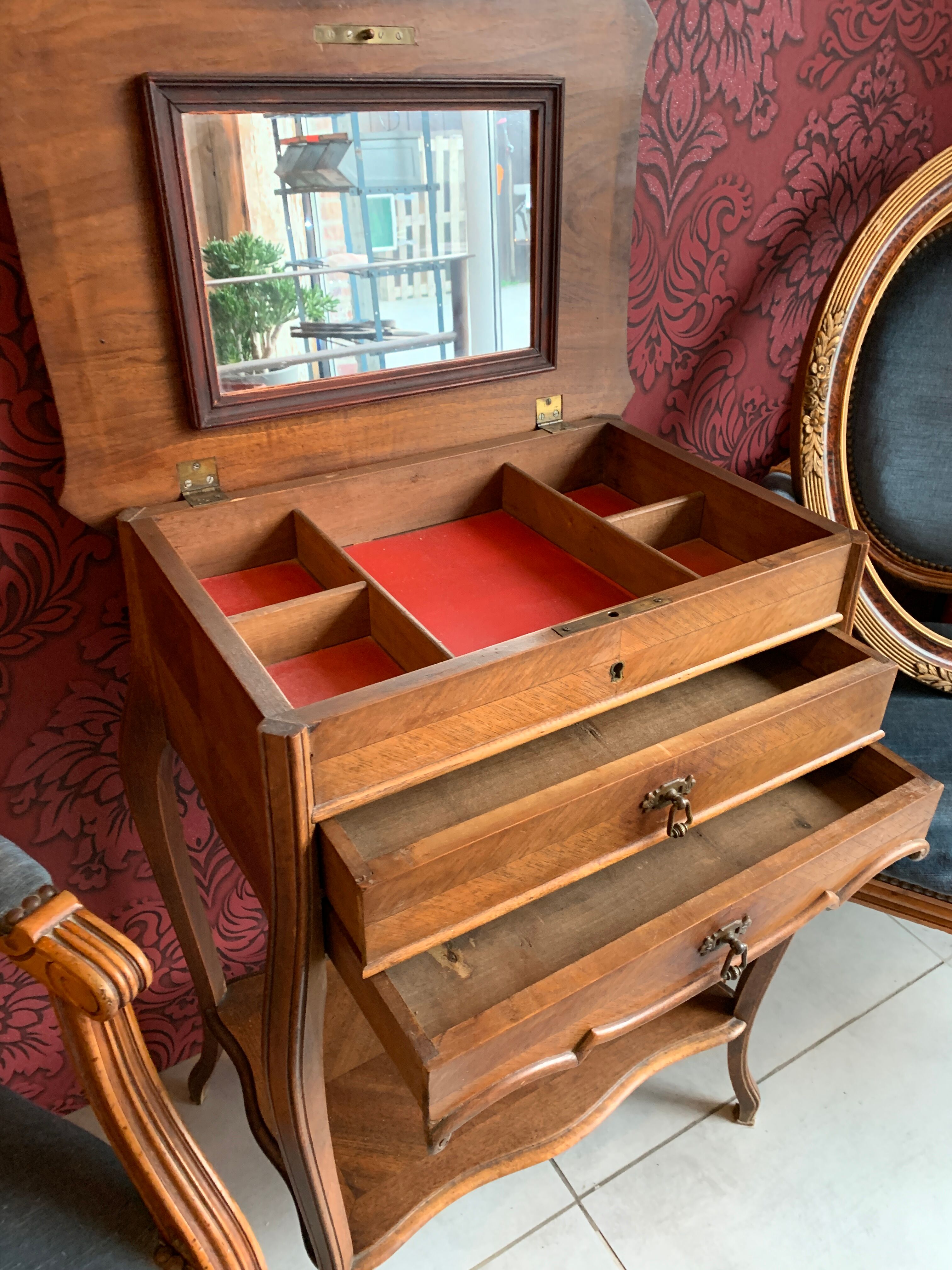 Coiffeuse en marqueterie