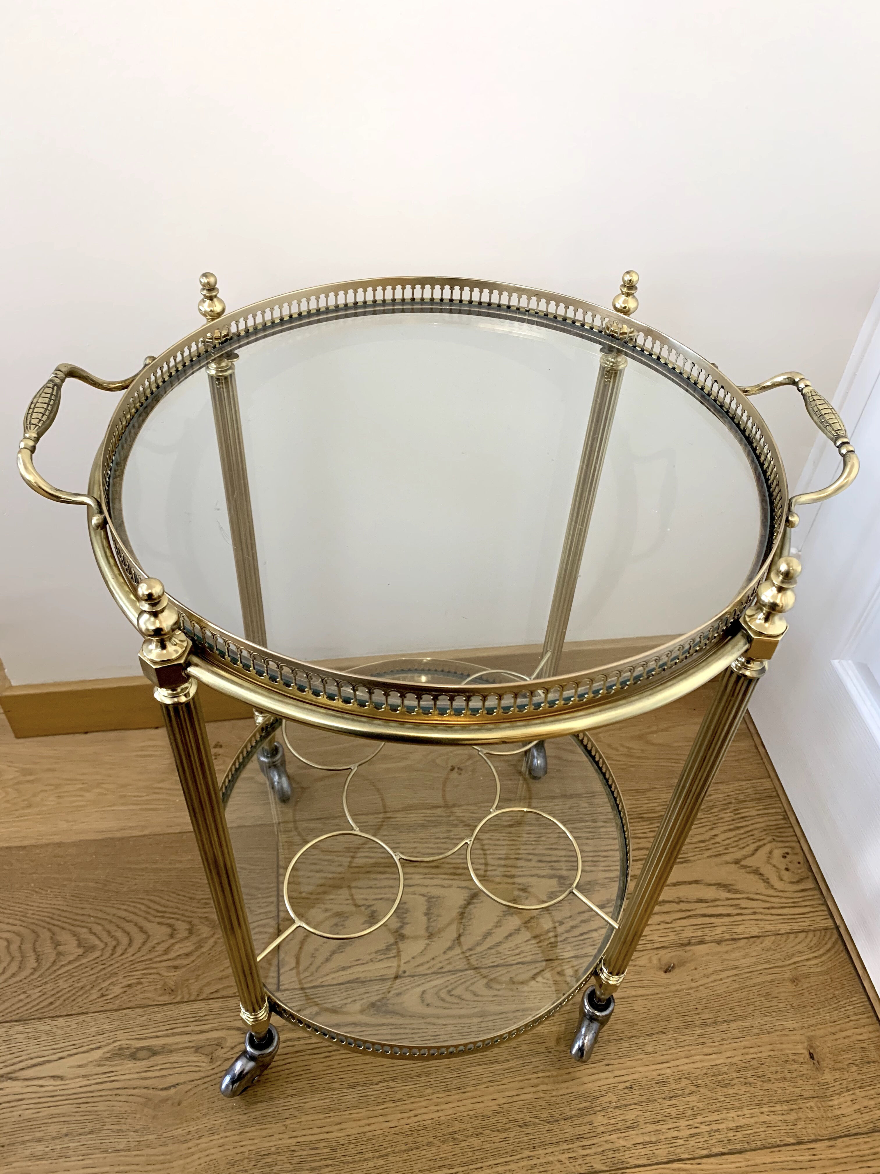 Desserte ronde en laiton et verre 1950