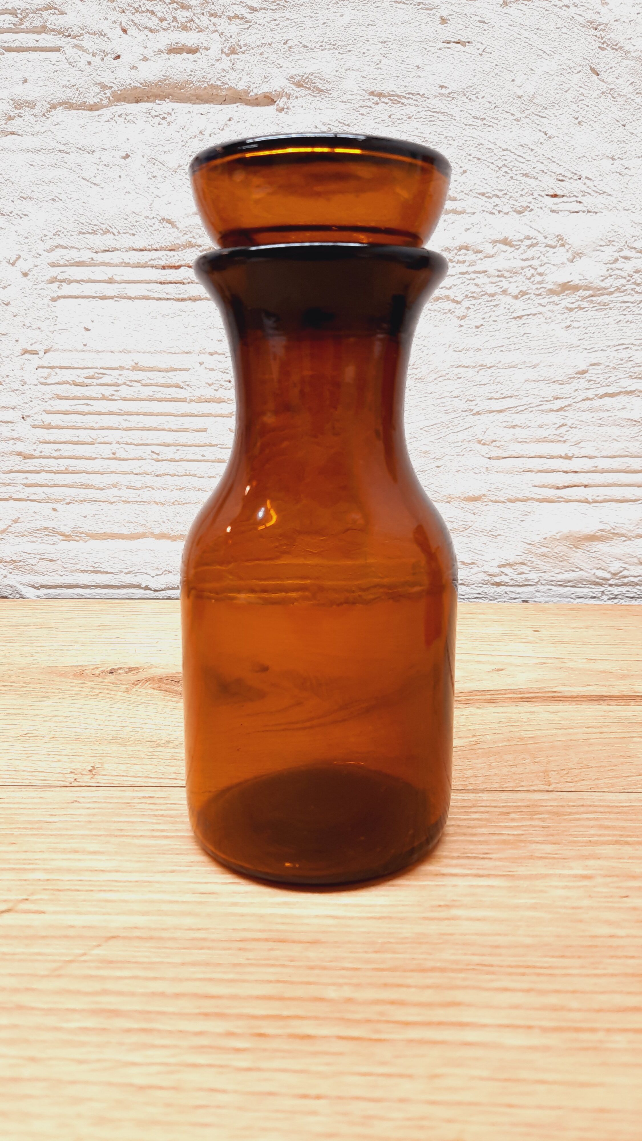 Duo amber glass jars