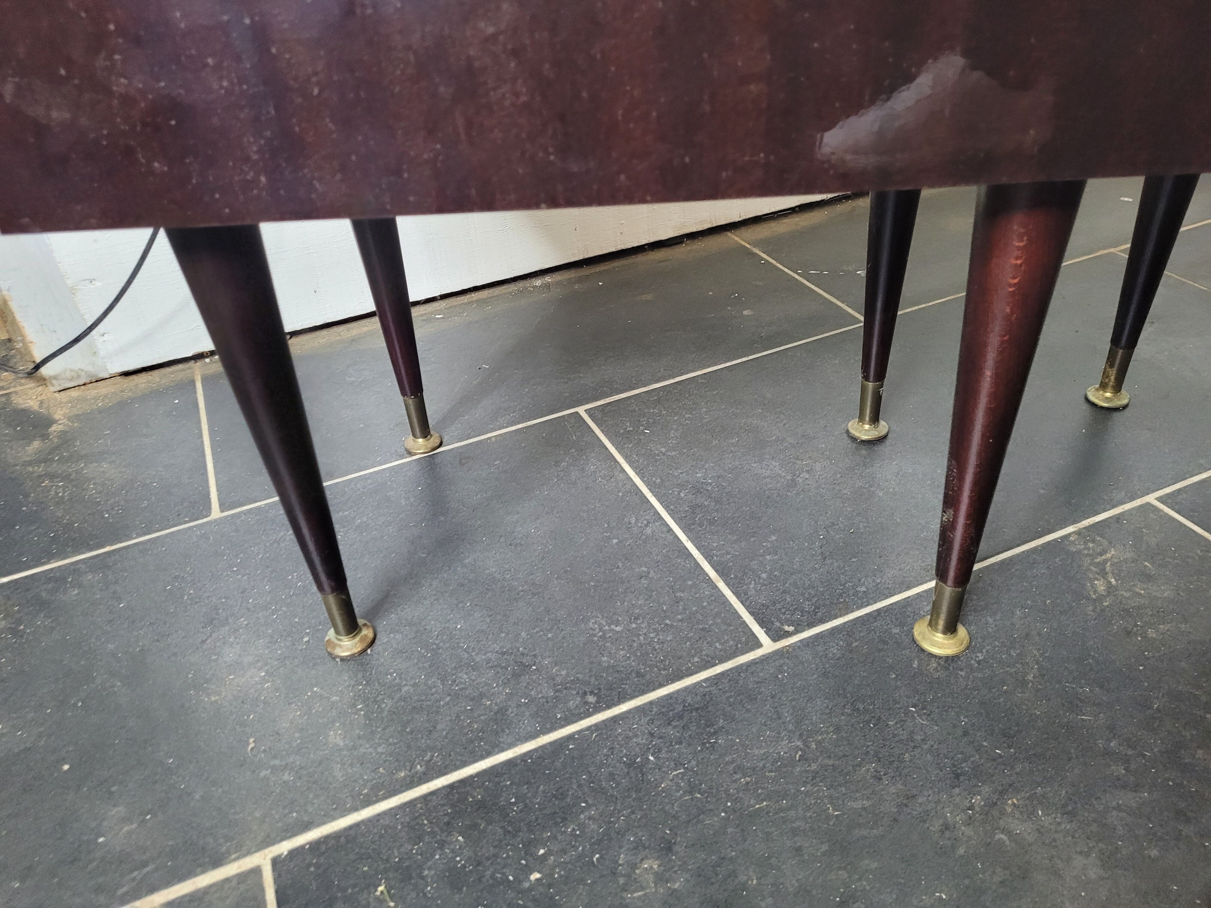 Paire de tables de chevet en acajou