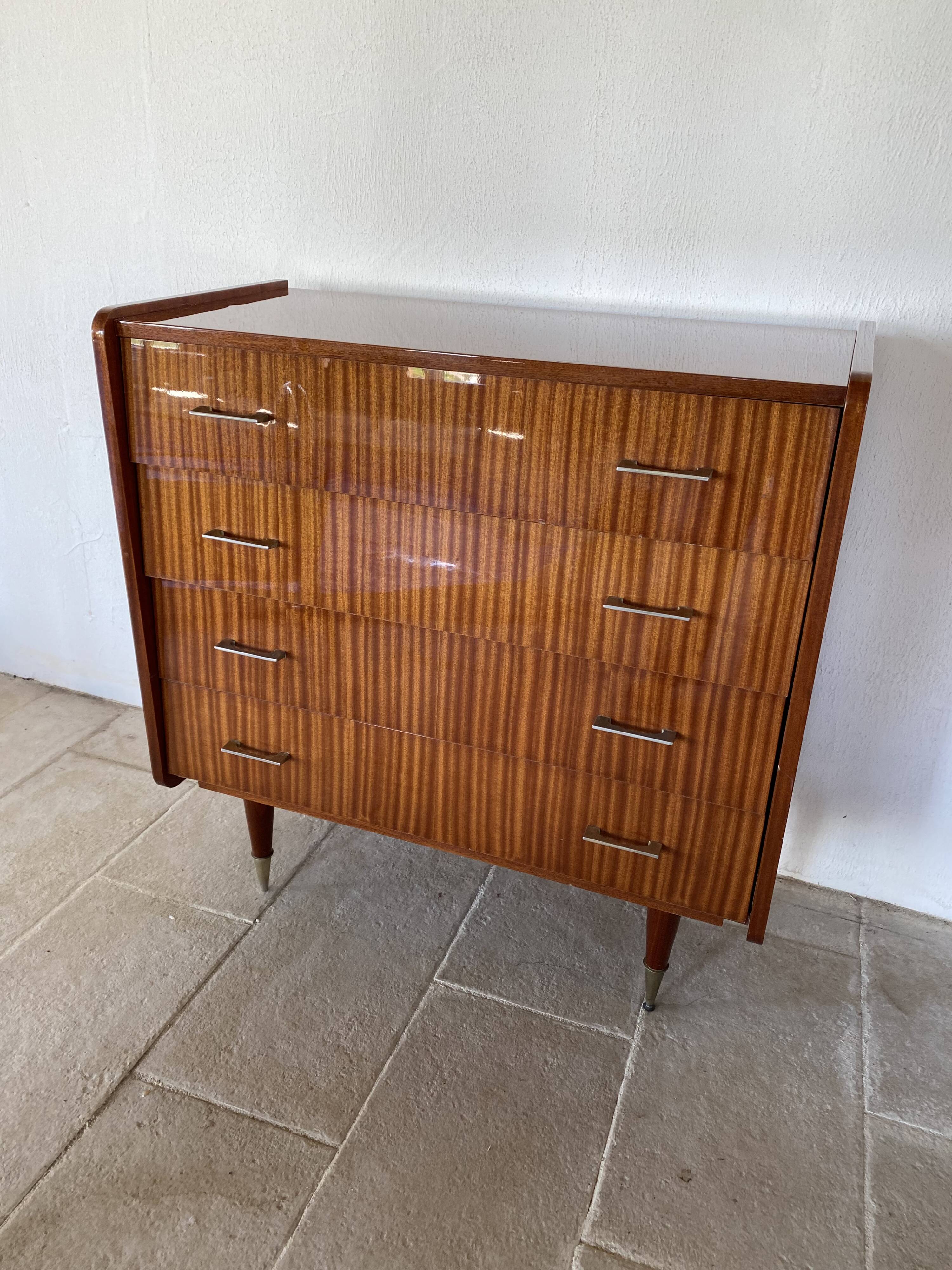 Vintage wooden chest of drawers