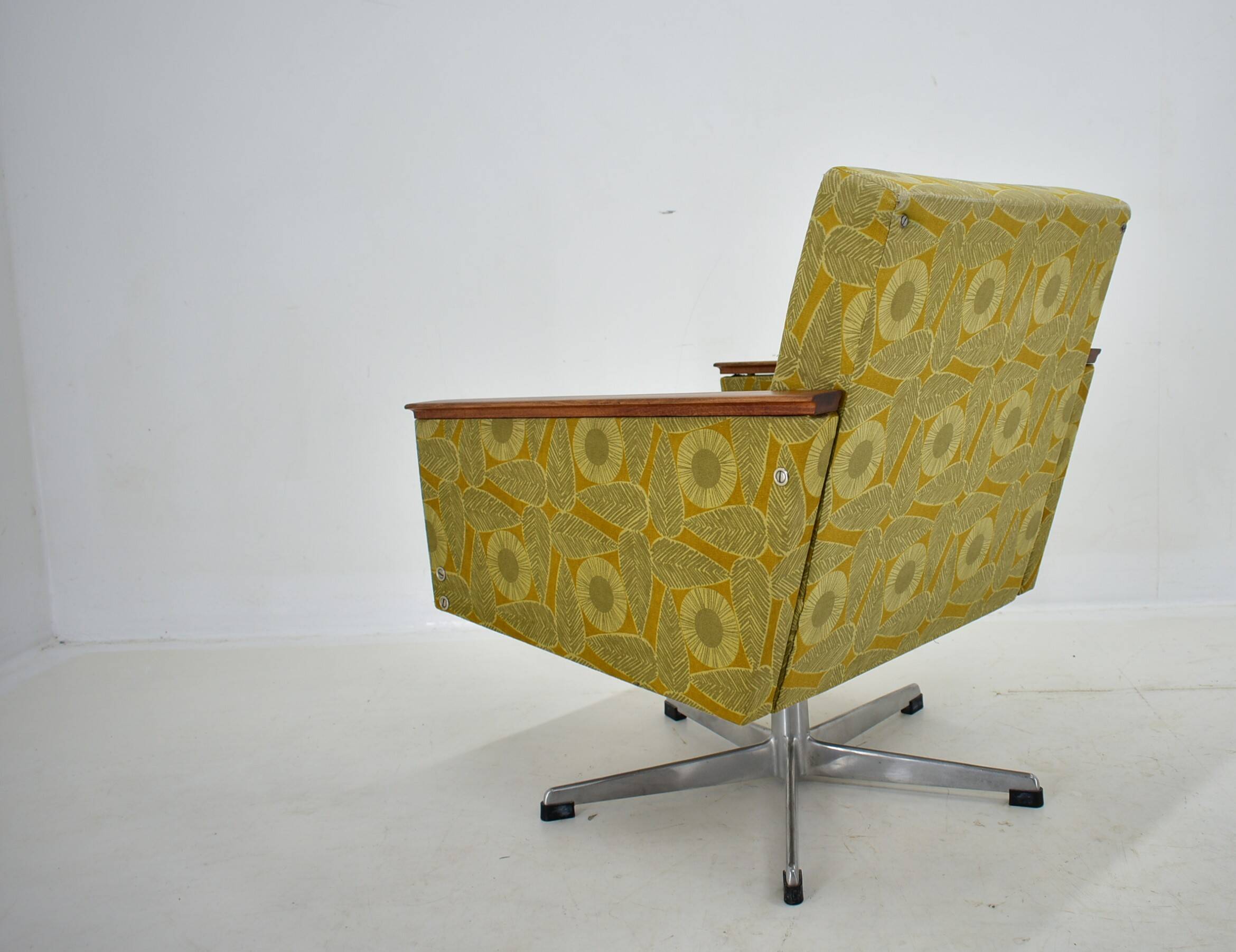 Mid-century armchair, Czechoslovakia, 1970s.