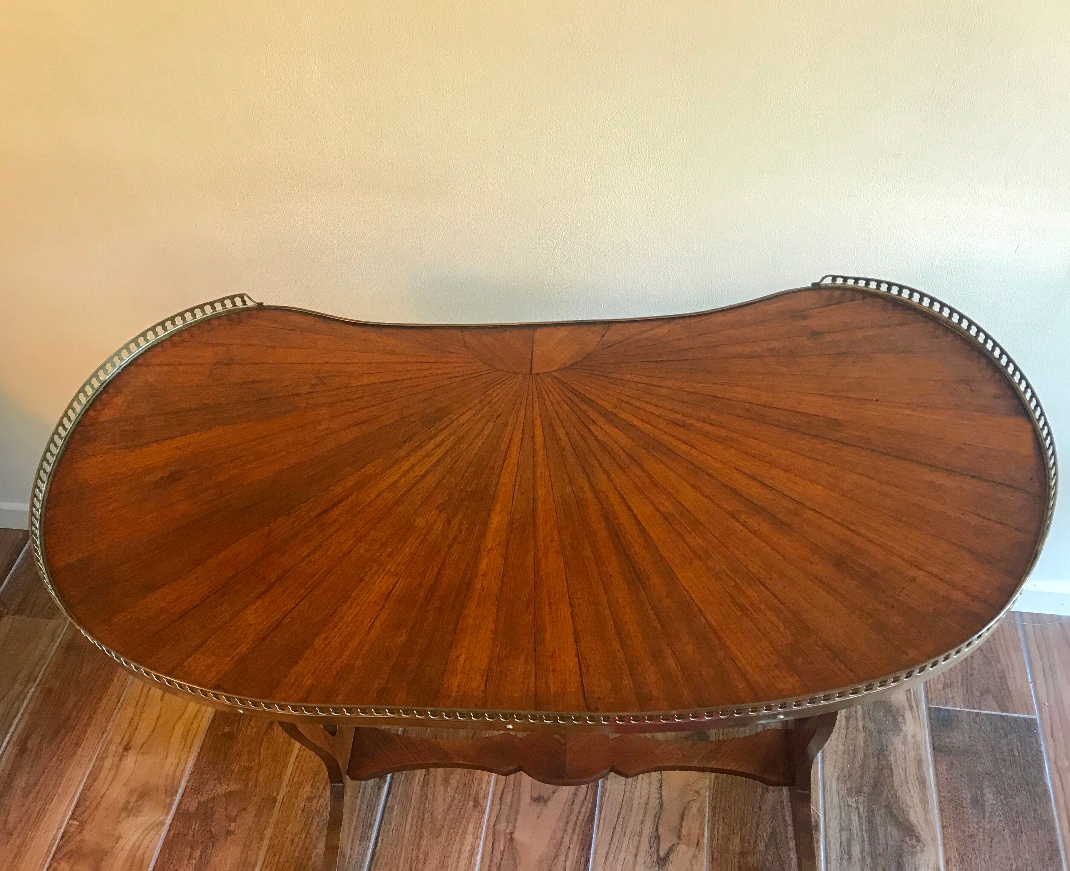 Desserte table d’appoint style Louis XVI