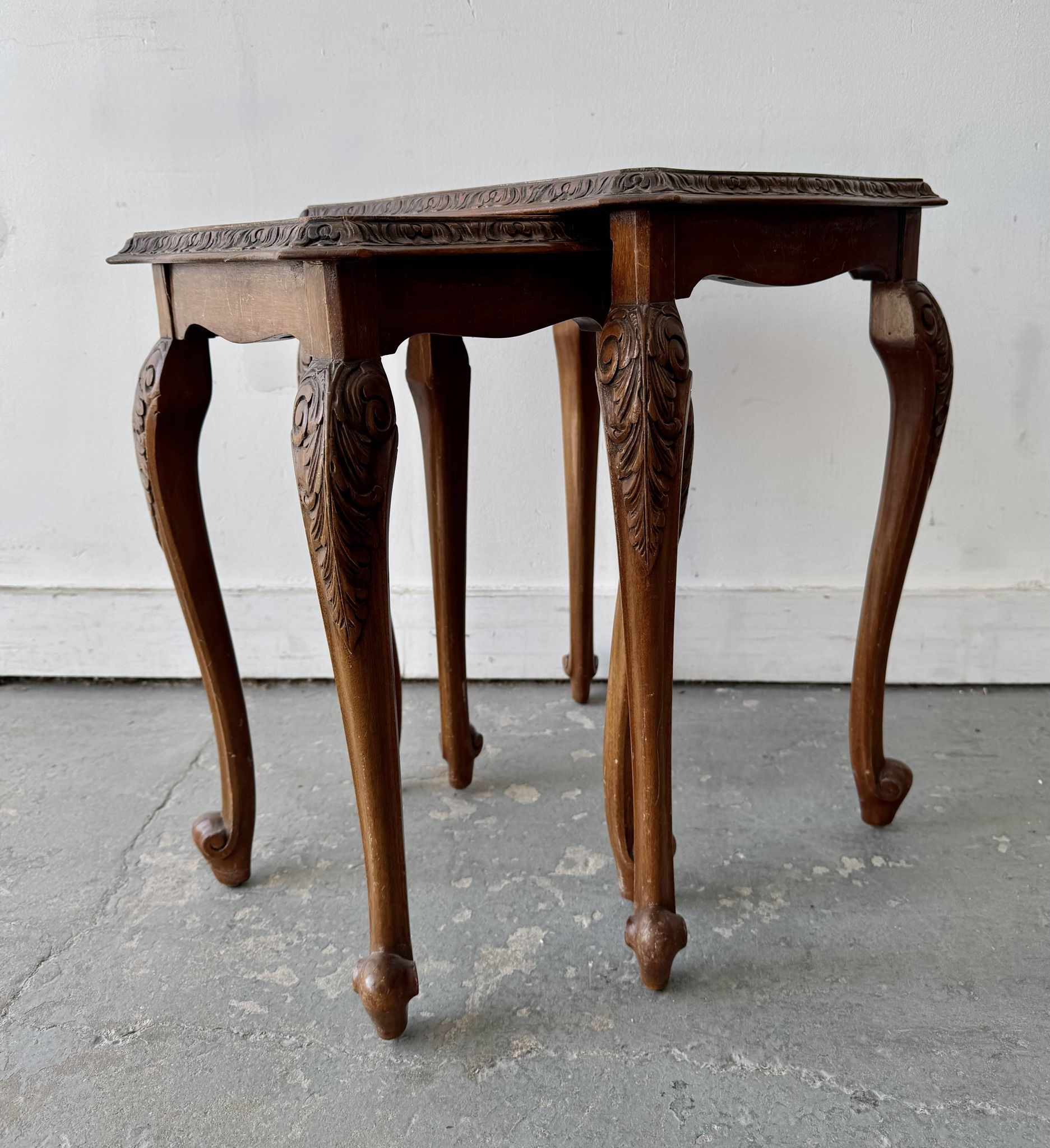 Pair of Vintage Wooden Nesting Tables with Glass Tops & Cabriole Legs