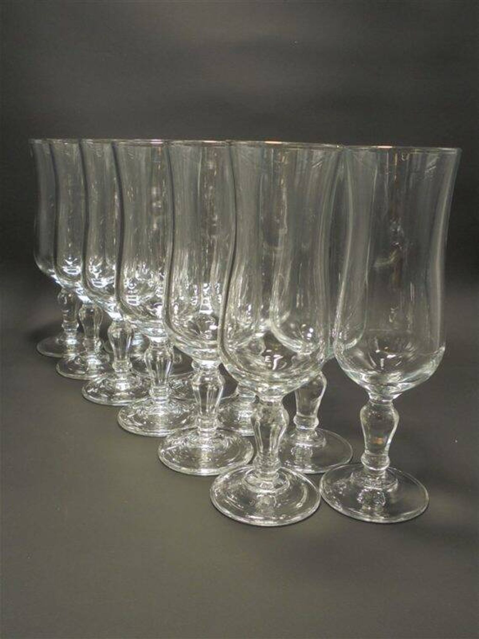 Série de 12 flûtes à champagne