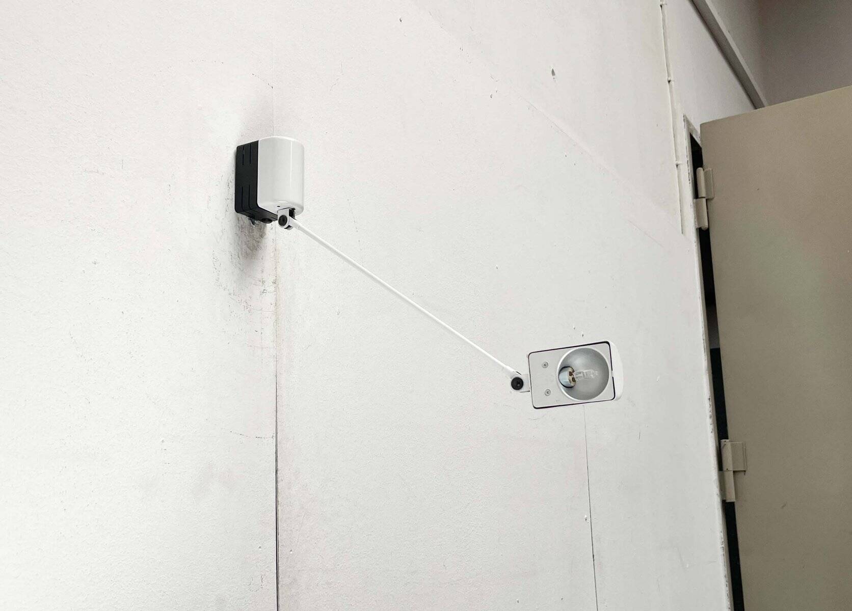 Classic white wall lamp Daphinette Italian vintage by Tommaso Cimini for Lumina, 1980s.