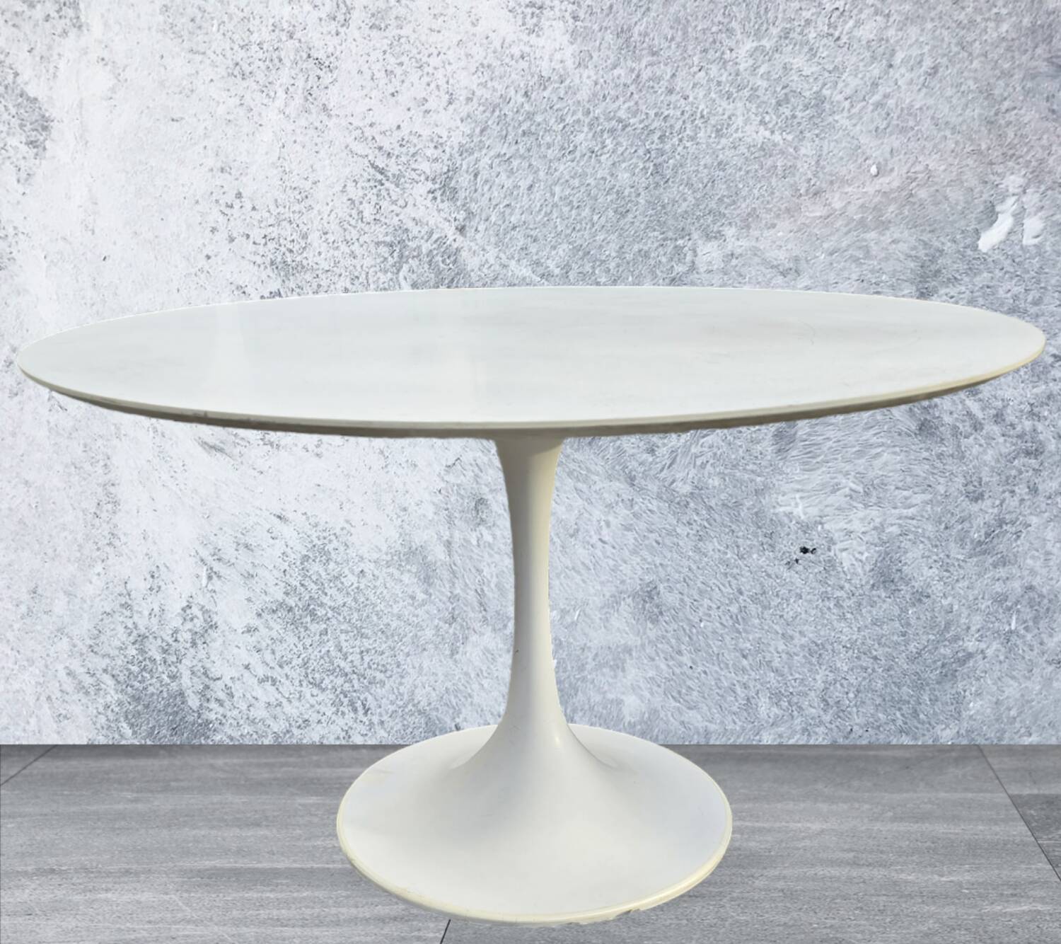 Tulip foot table from the 70s, 120cms in diameter
