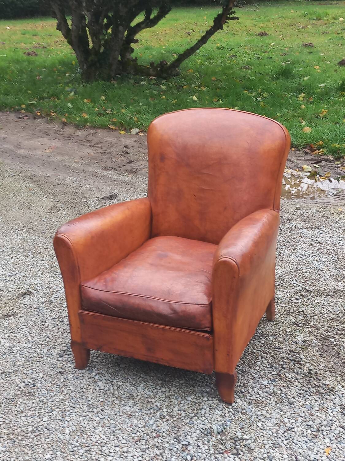 Art deco leather club chair from the 1930s