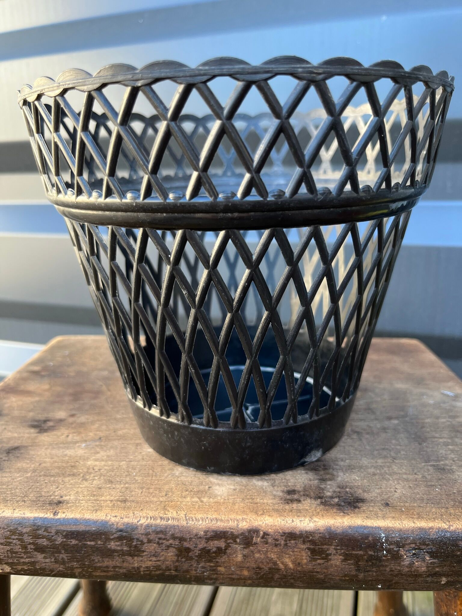 Black plastic pot cover 50s/60s