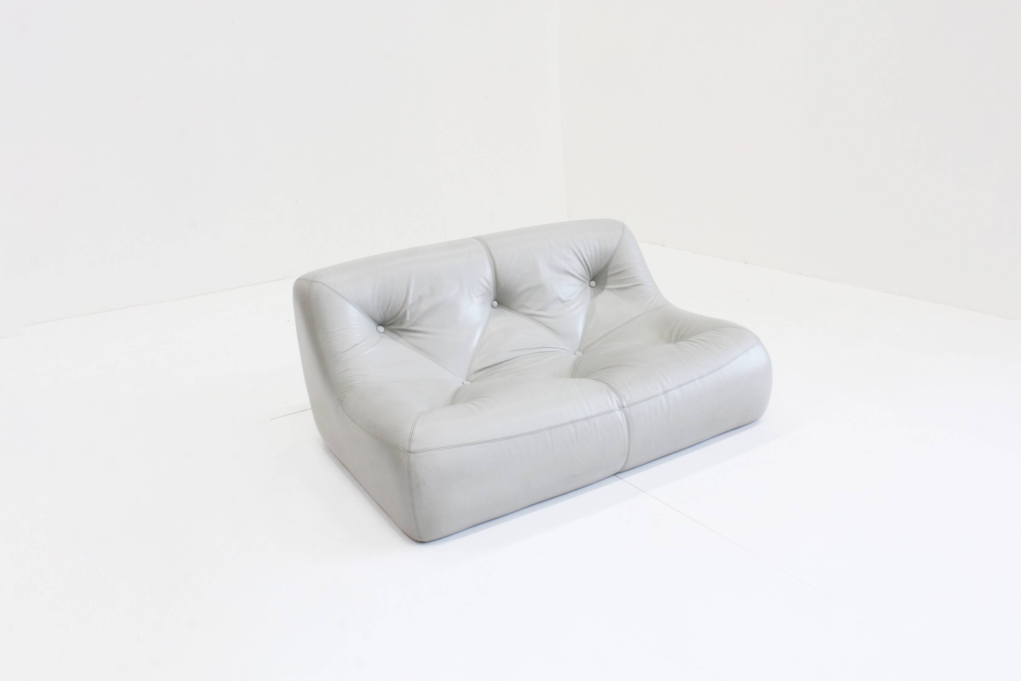 Canapé Kali en cuir gris de Michel Ducaroy pour Ligne Roset