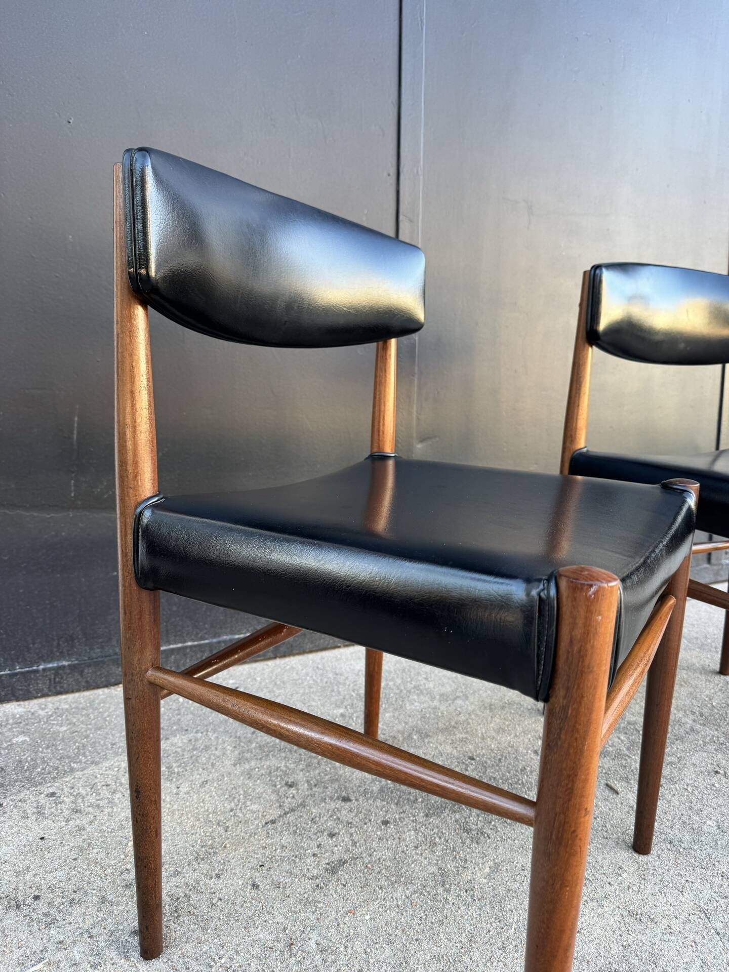 Chaises style scandinave années 60