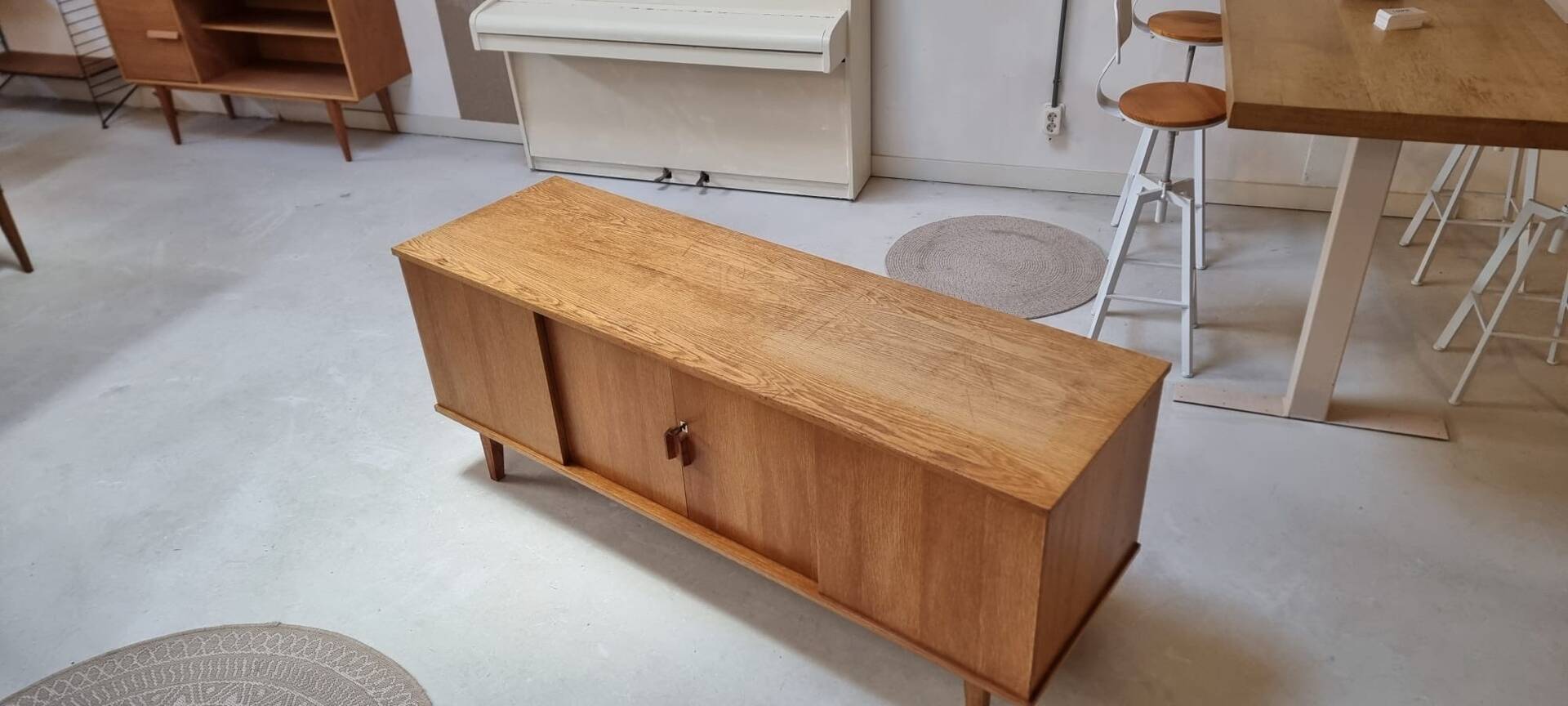 Buffet du milieu du siècle