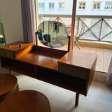 Regy Vanity and chair /coiffeuse avec fauteuils