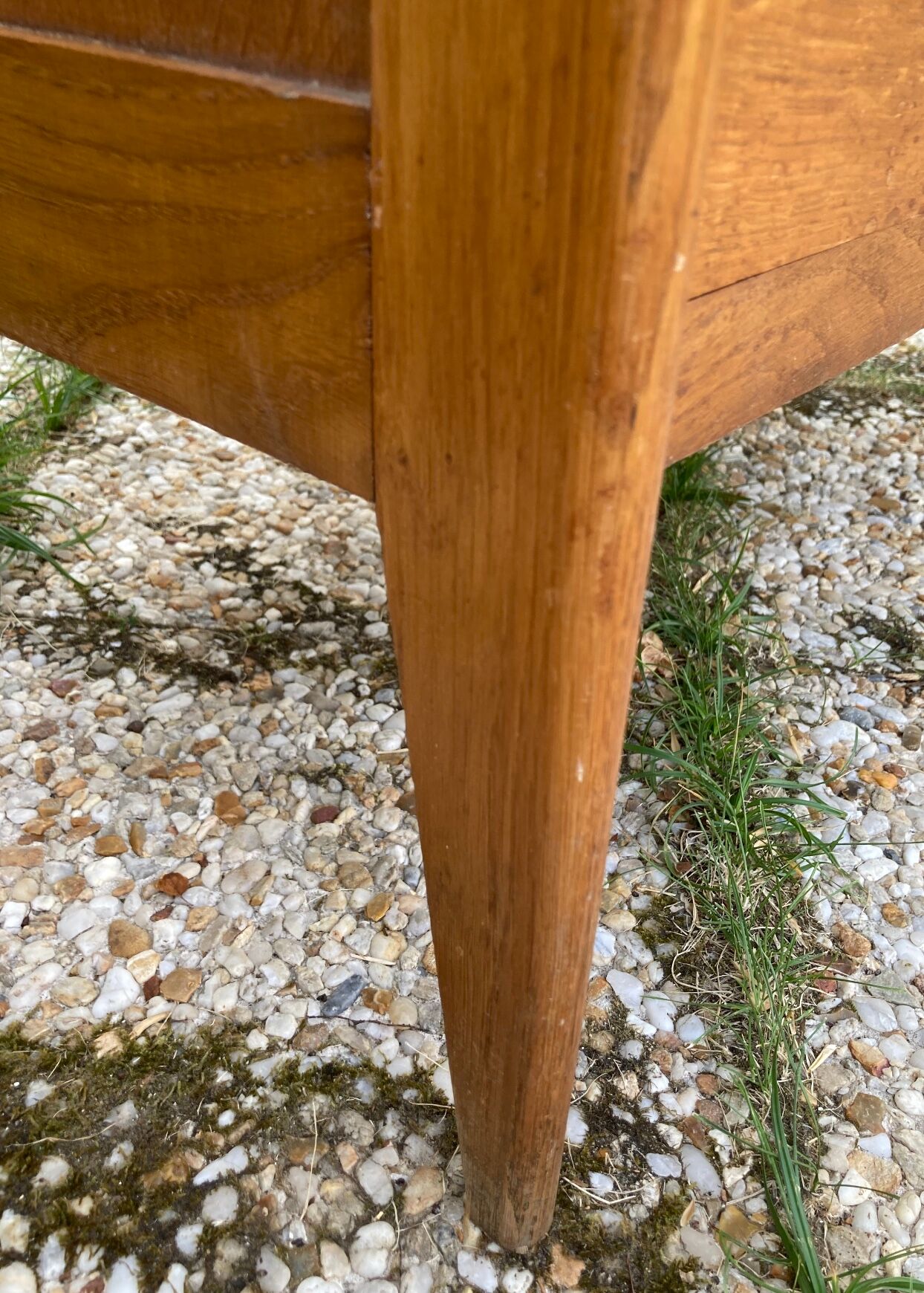 Vintage dresser compass feet