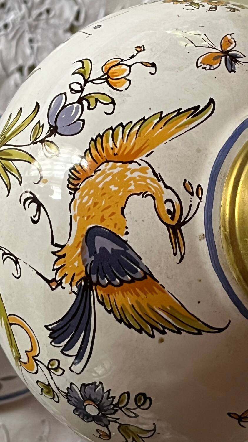 Moustiers earthenware decor kerosene lamp