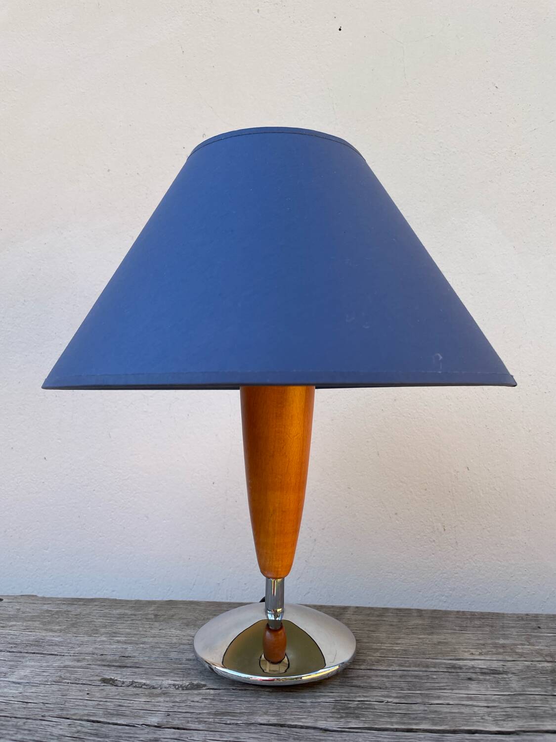 Scandinavian lamp in wood and metal