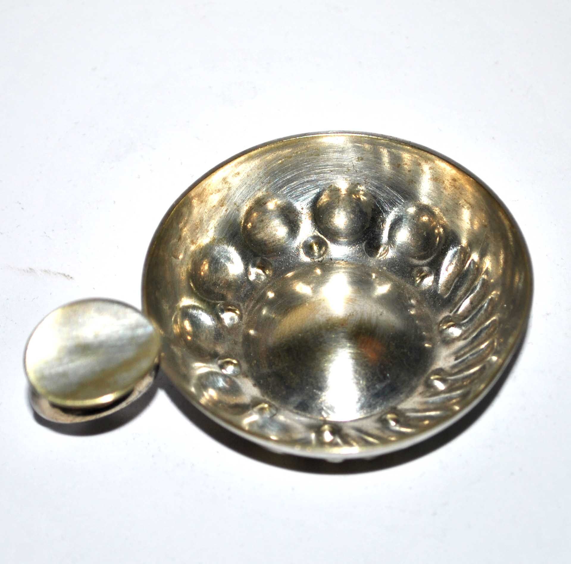 Vintage tastevin cup in silver metal Lutz Dijon 7.5 cm