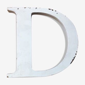 Teaches letter