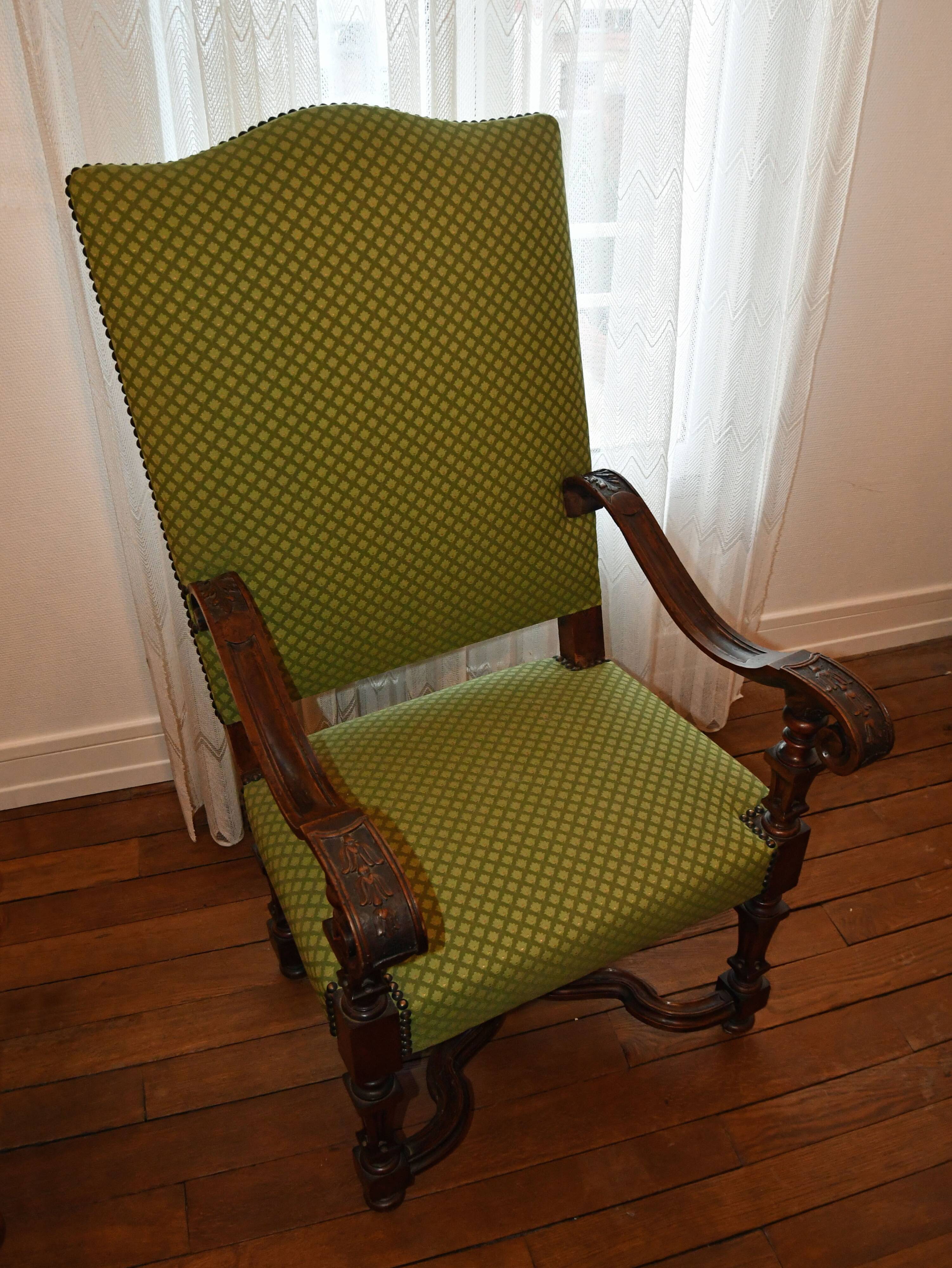 Pair of 17th century ecclesiastical armchairs, Italy, in walnut