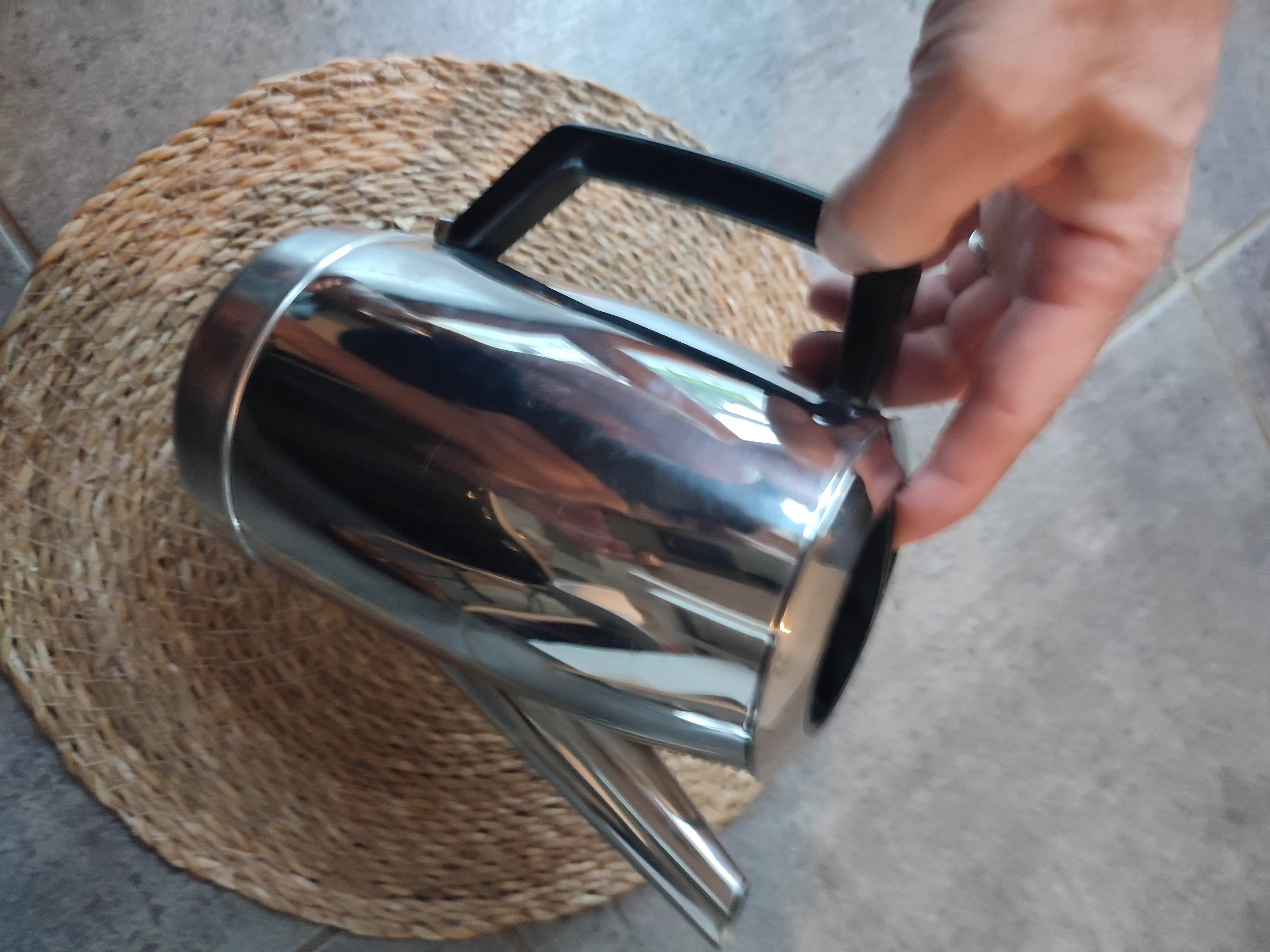 Magnificent stainless steel teapot by Guy Degrenne made in France.