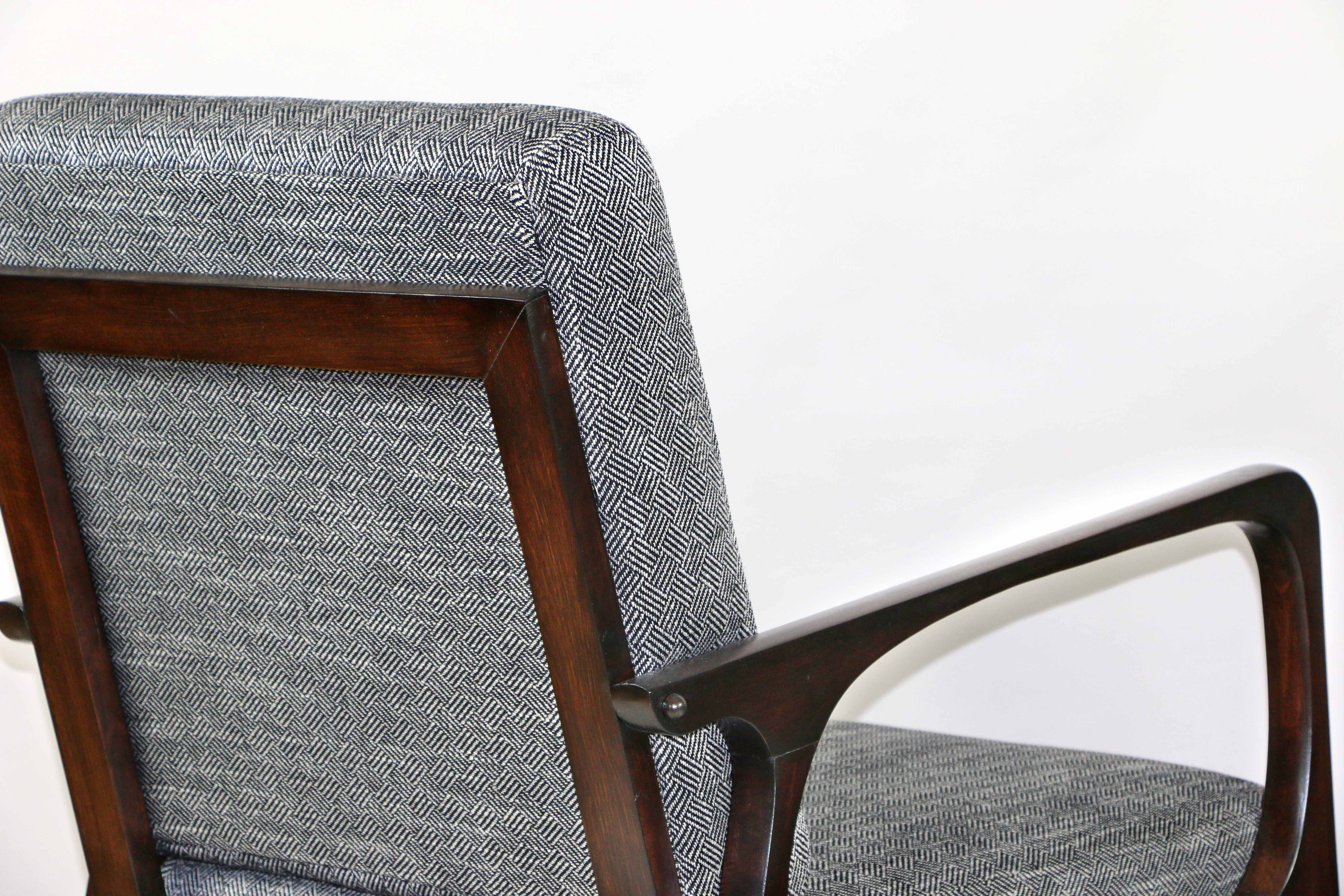 Triple vintage sofa with two chairs from the 70's