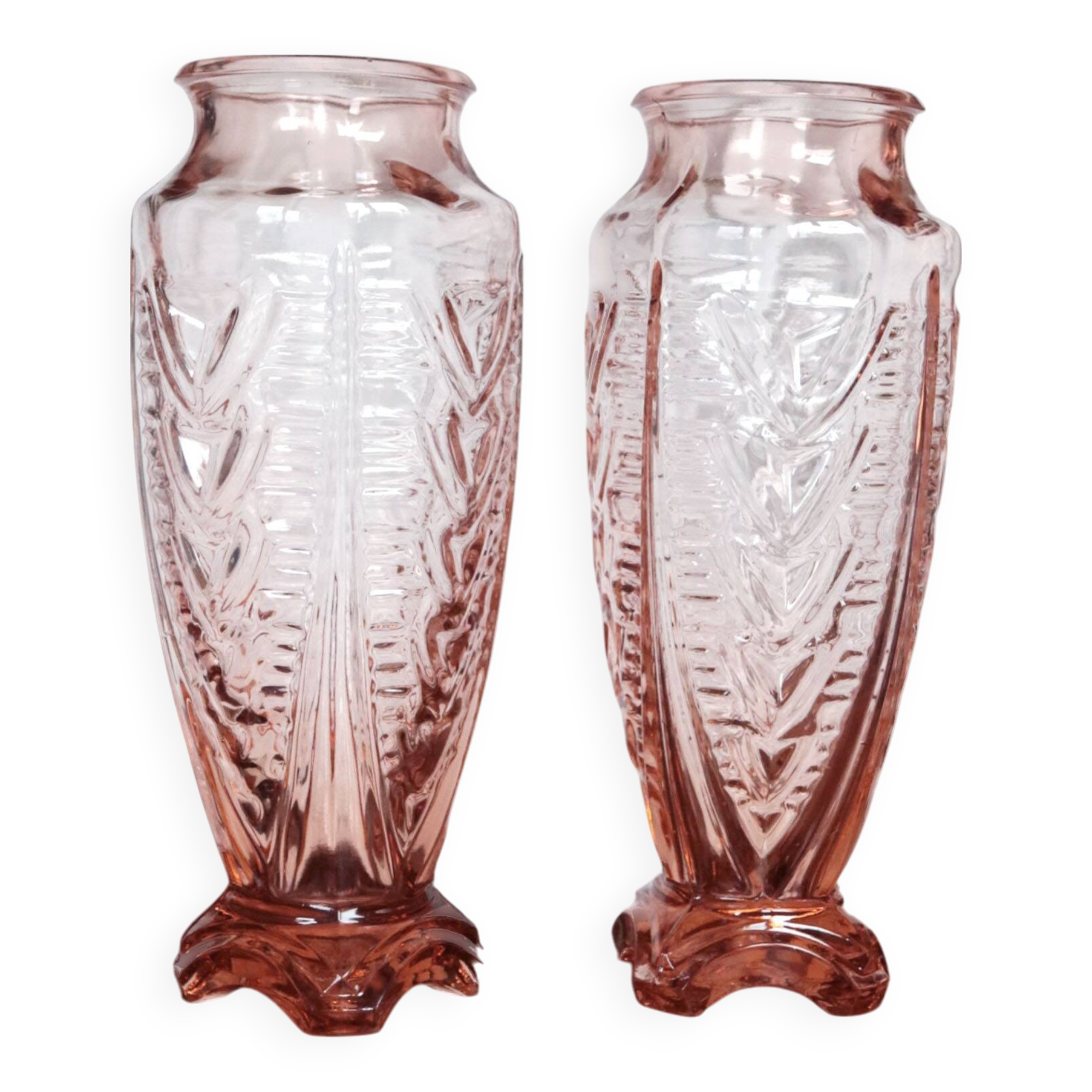 Paire de vases en verre rose Art Déco
