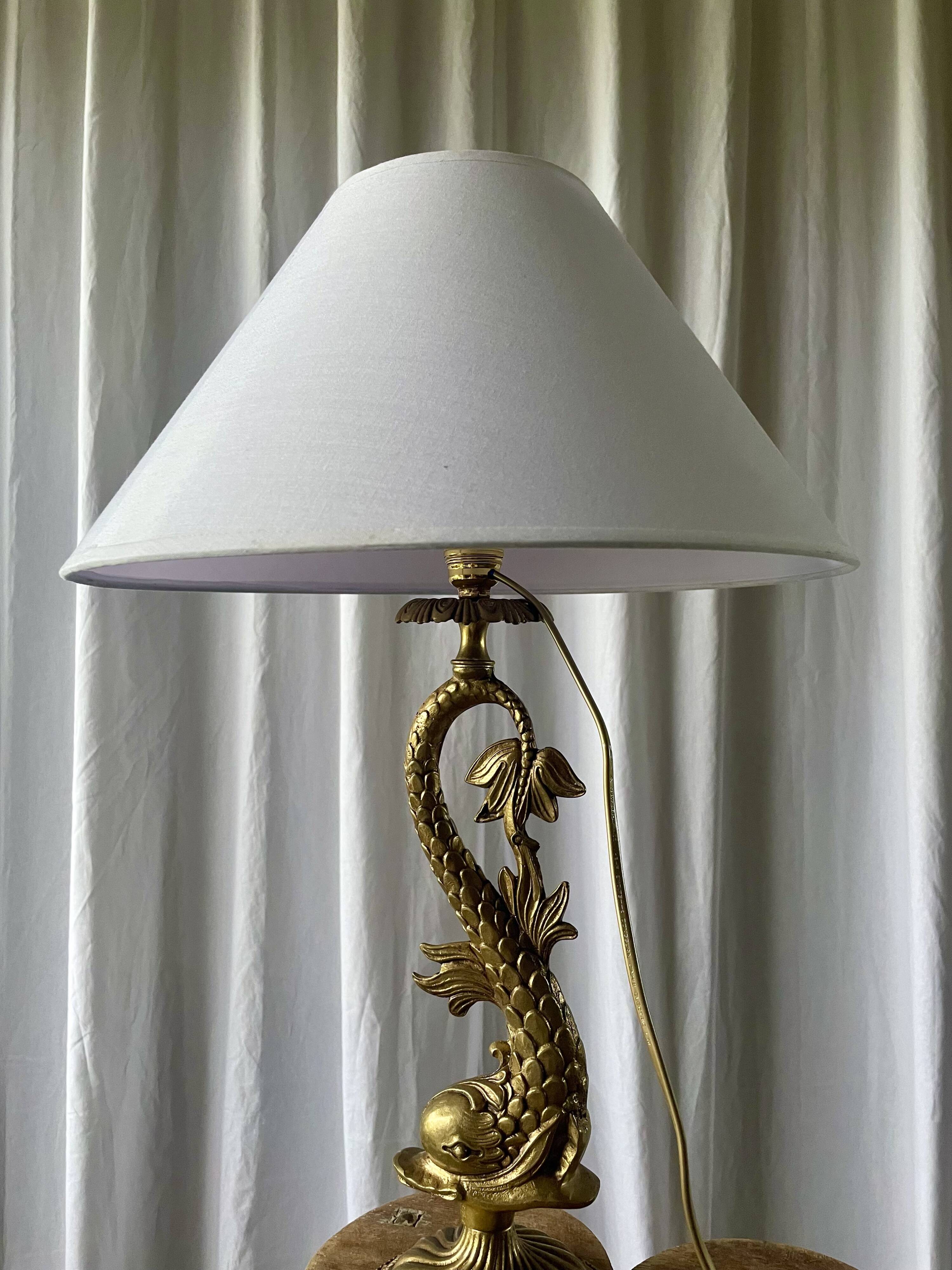 Lampe dauphin en bronze doré style Louis XV