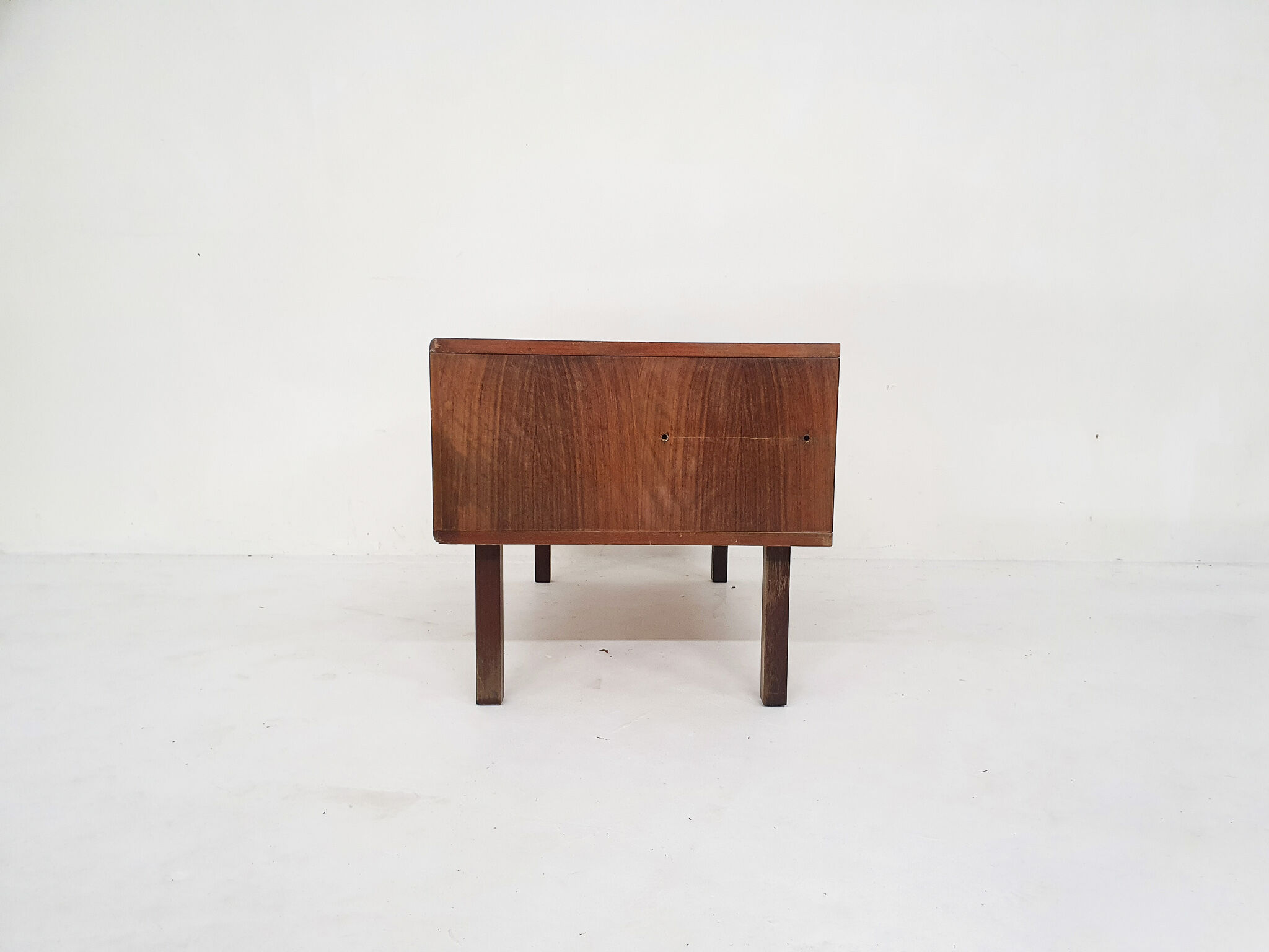 Enfilade de Louis van Teeffelen pour WeBe, Pays-Bas des années 1950
