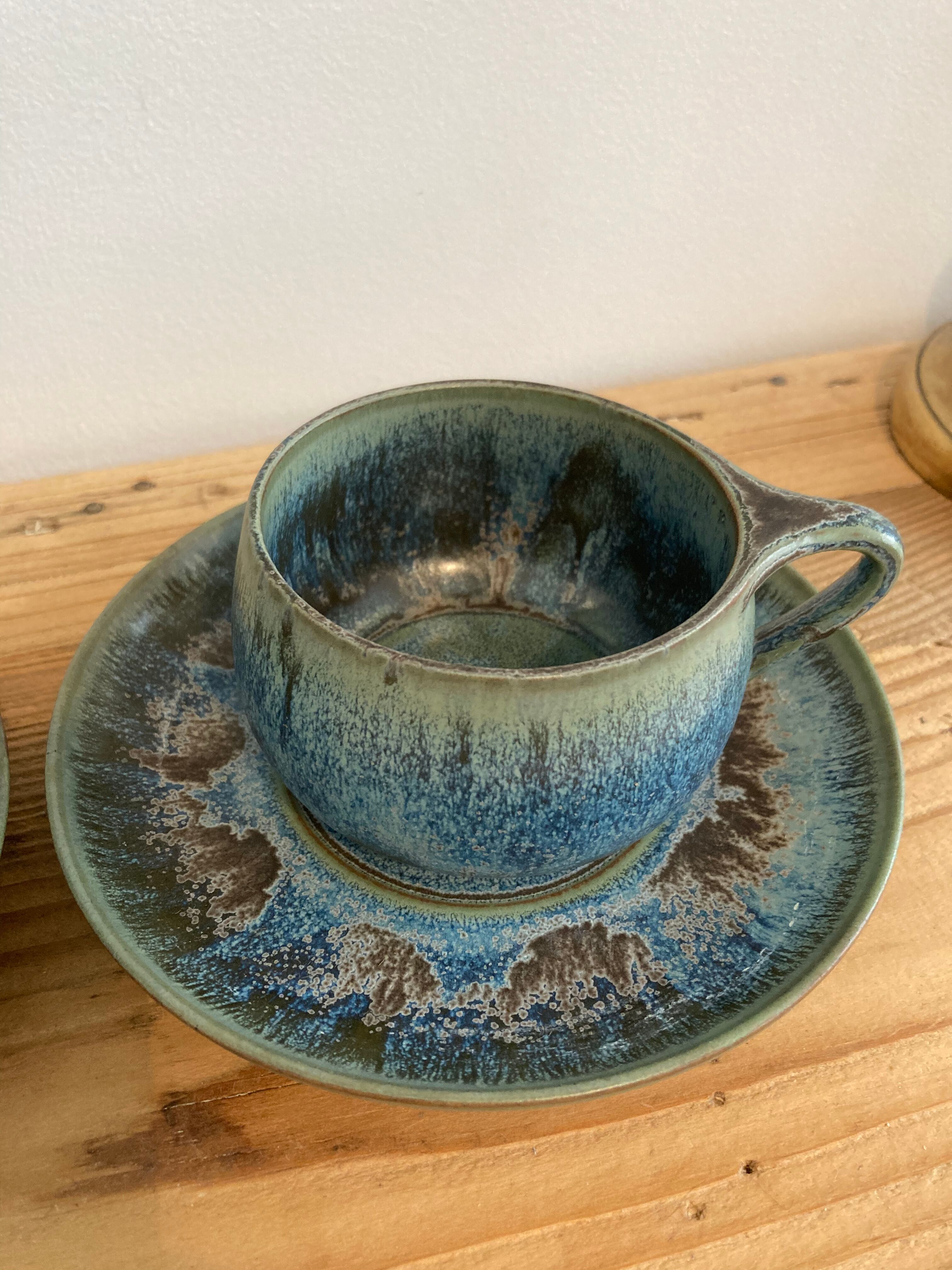 Paire tasse et sous tasse grès signes Denbac
